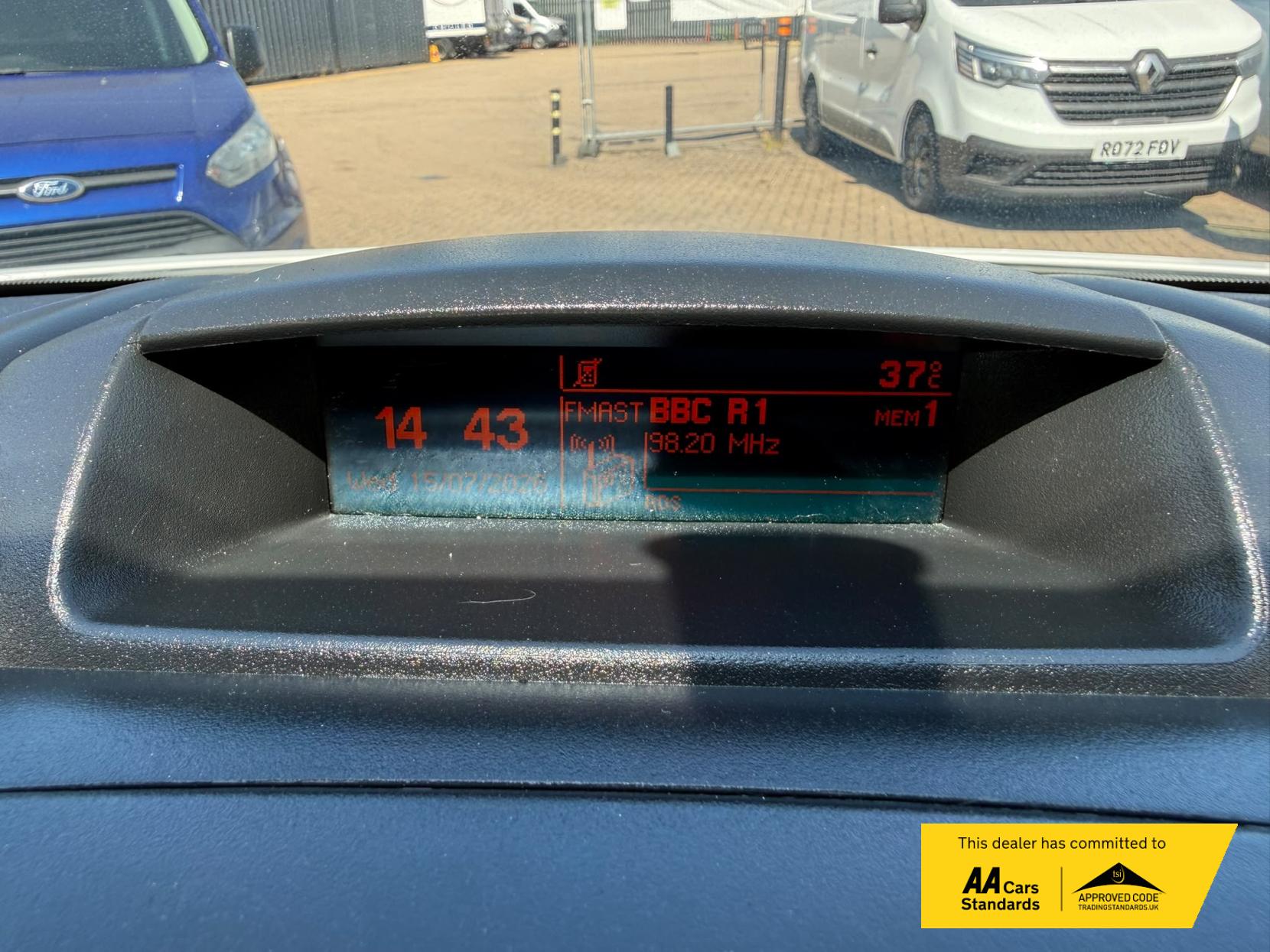 2014 Citroen Berlingo 1.6 HDi 750 LX Panel Van 6dr Diesel Manual L2 (153 g/km, 90 bhp) - Thumbnail 34