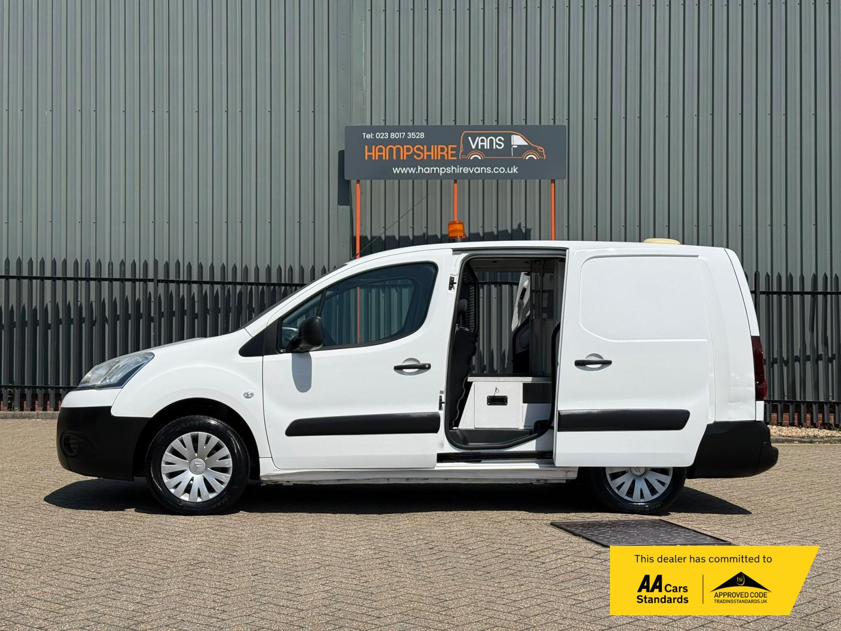 2014 Citroen Berlingo 1.6 HDi 750 LX Panel Van 6dr Diesel Manual L2 (153 g/km, 90 bhp) - Thumbnail 10