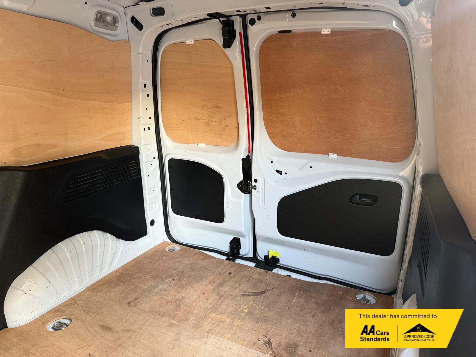 Vauxhall Combo 1.5 Turbo D 2300 Pro Panel Van 5dr Diesel Manual L1 H1 Euro 6 (s/s) (100 ps)