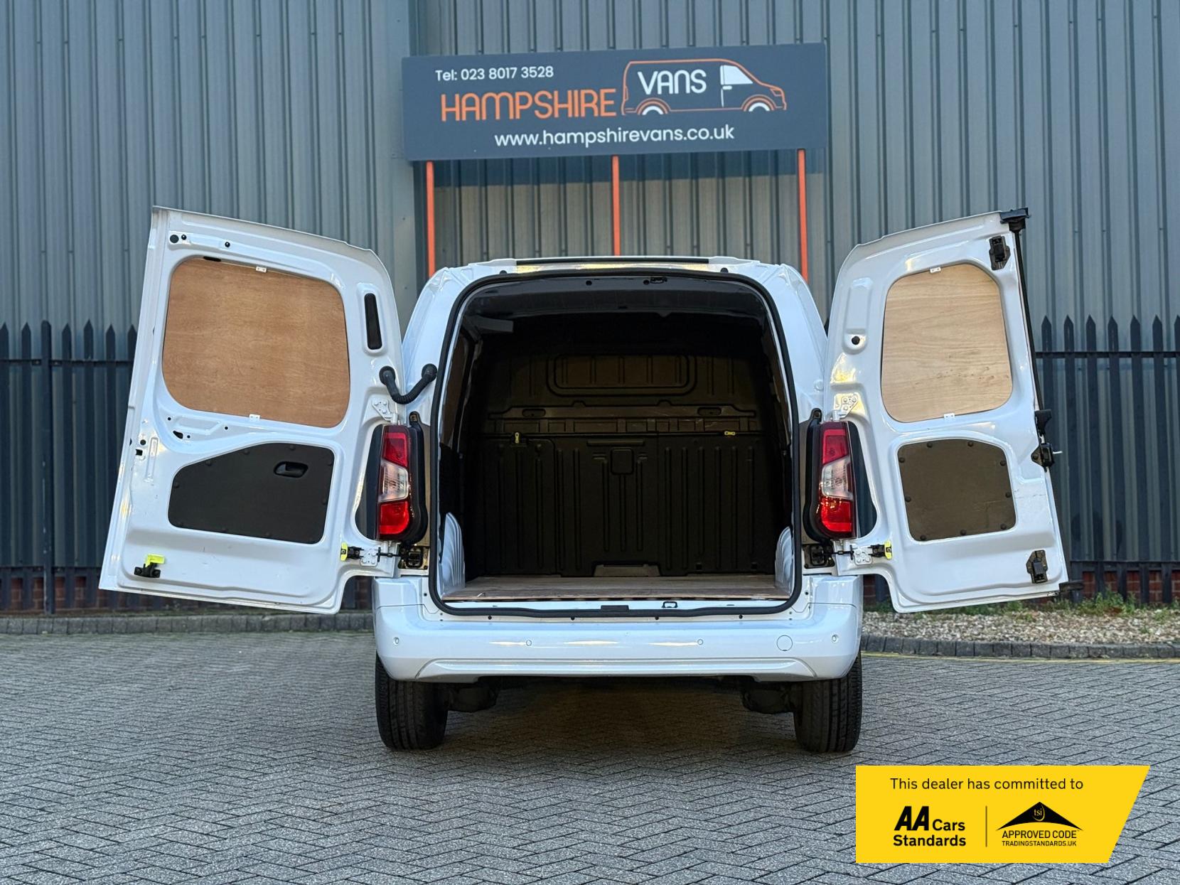 Vauxhall Combo 1.5 Turbo D 2300 Pro Panel Van 5dr Diesel Manual L1 H1 Euro 6 (s/s) (100 ps)