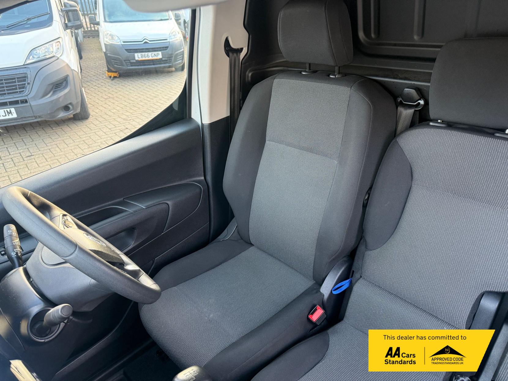 Vauxhall Combo 1.5 Turbo D 2300 Pro Panel Van 5dr Diesel Manual L1 H1 Euro 6 (s/s) (100 ps)