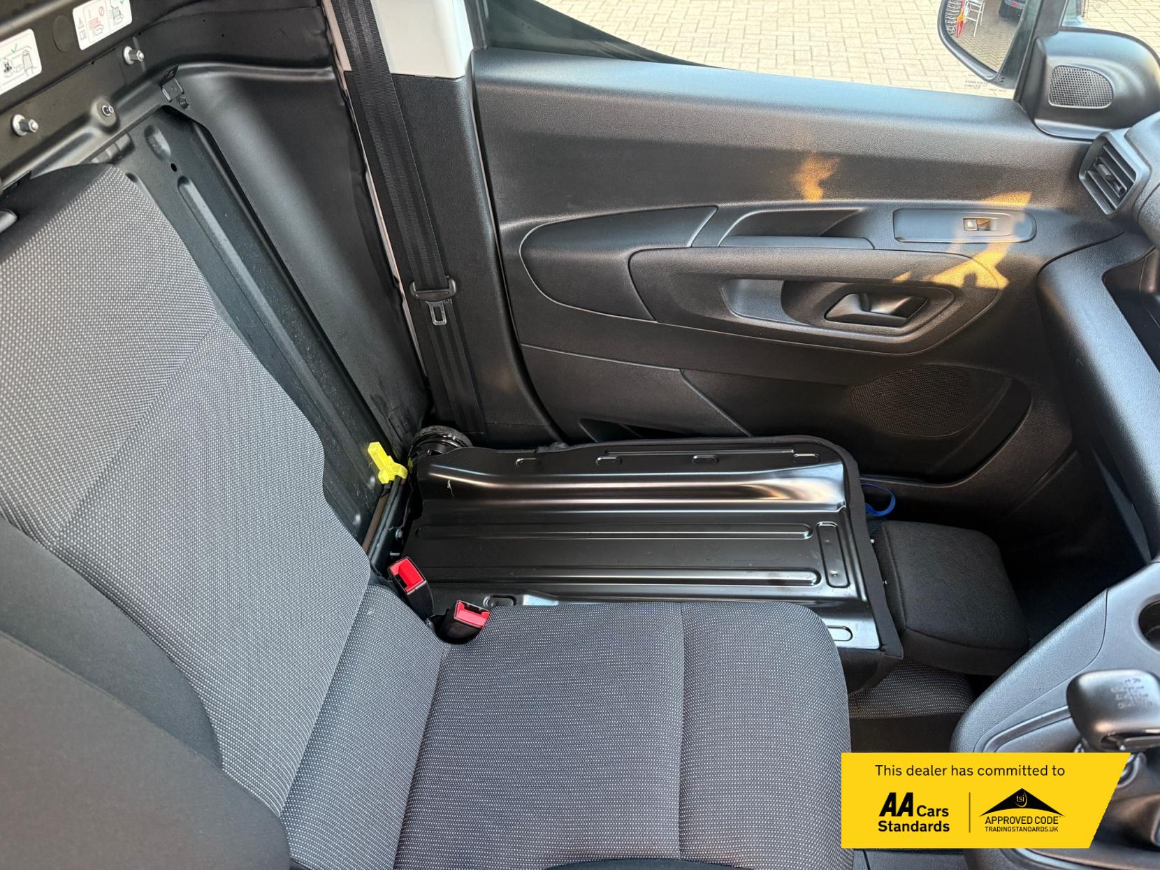 Vauxhall Combo 1.5 Turbo D 2300 Pro Panel Van 5dr Diesel Manual L1 H1 Euro 6 (s/s) (100 ps)