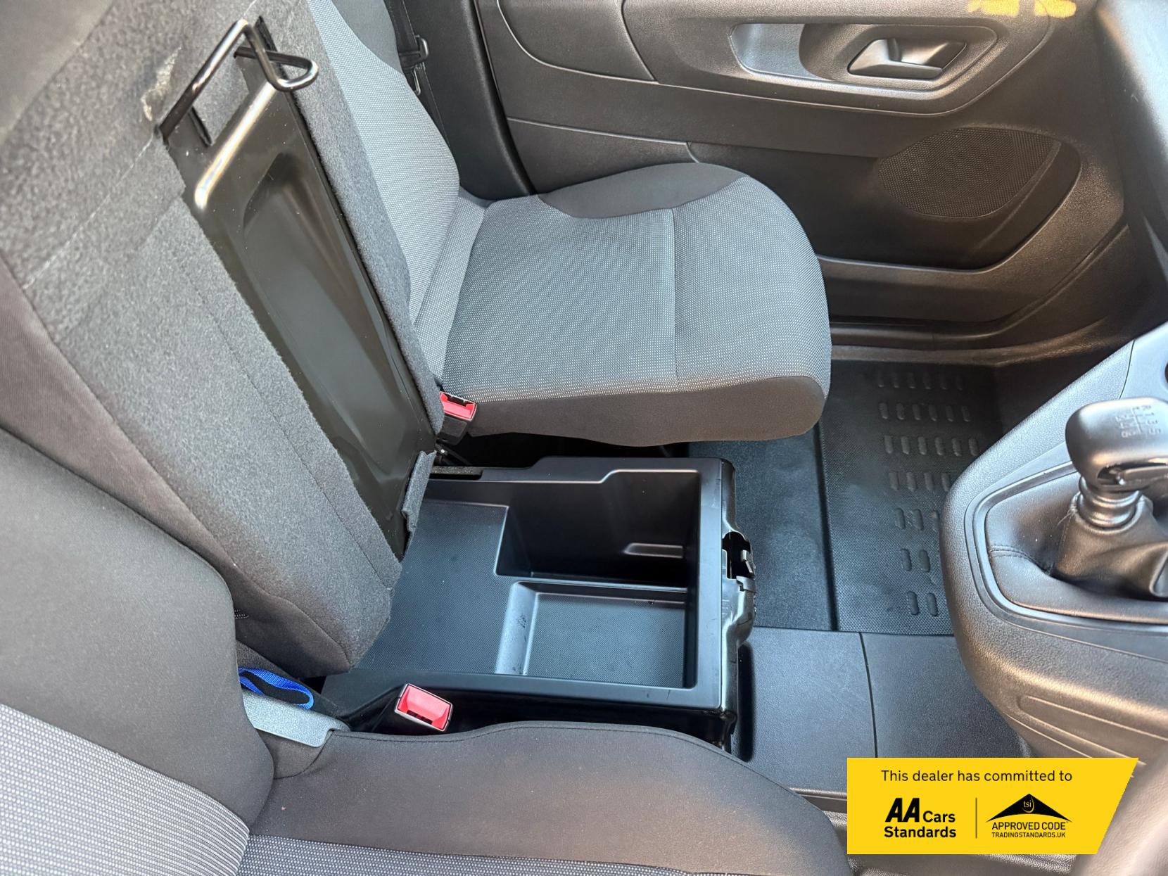 Vauxhall Combo 1.5 Turbo D 2300 Pro Panel Van 5dr Diesel Manual L1 H1 Euro 6 (s/s) (100 ps)