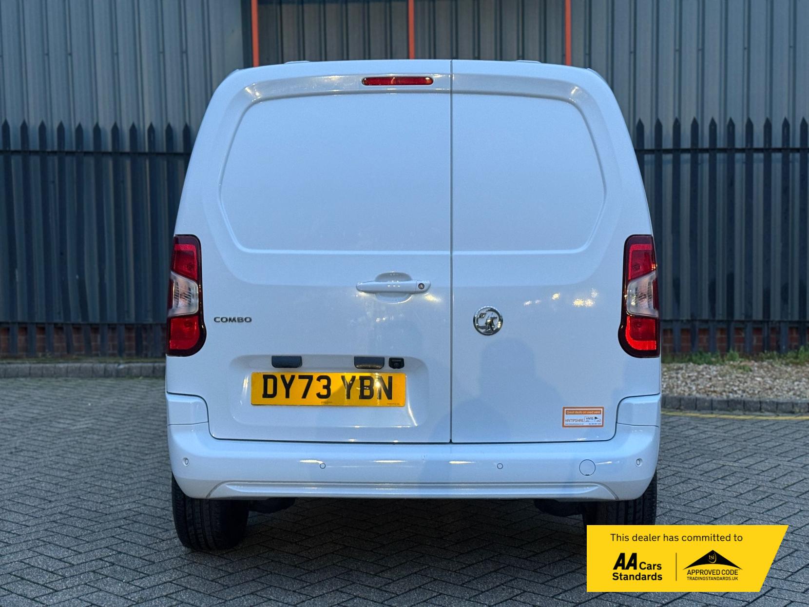 Vauxhall Combo 1.5 Turbo D 2300 Pro Panel Van 5dr Diesel Manual L1 H1 Euro 6 (s/s) (100 ps)