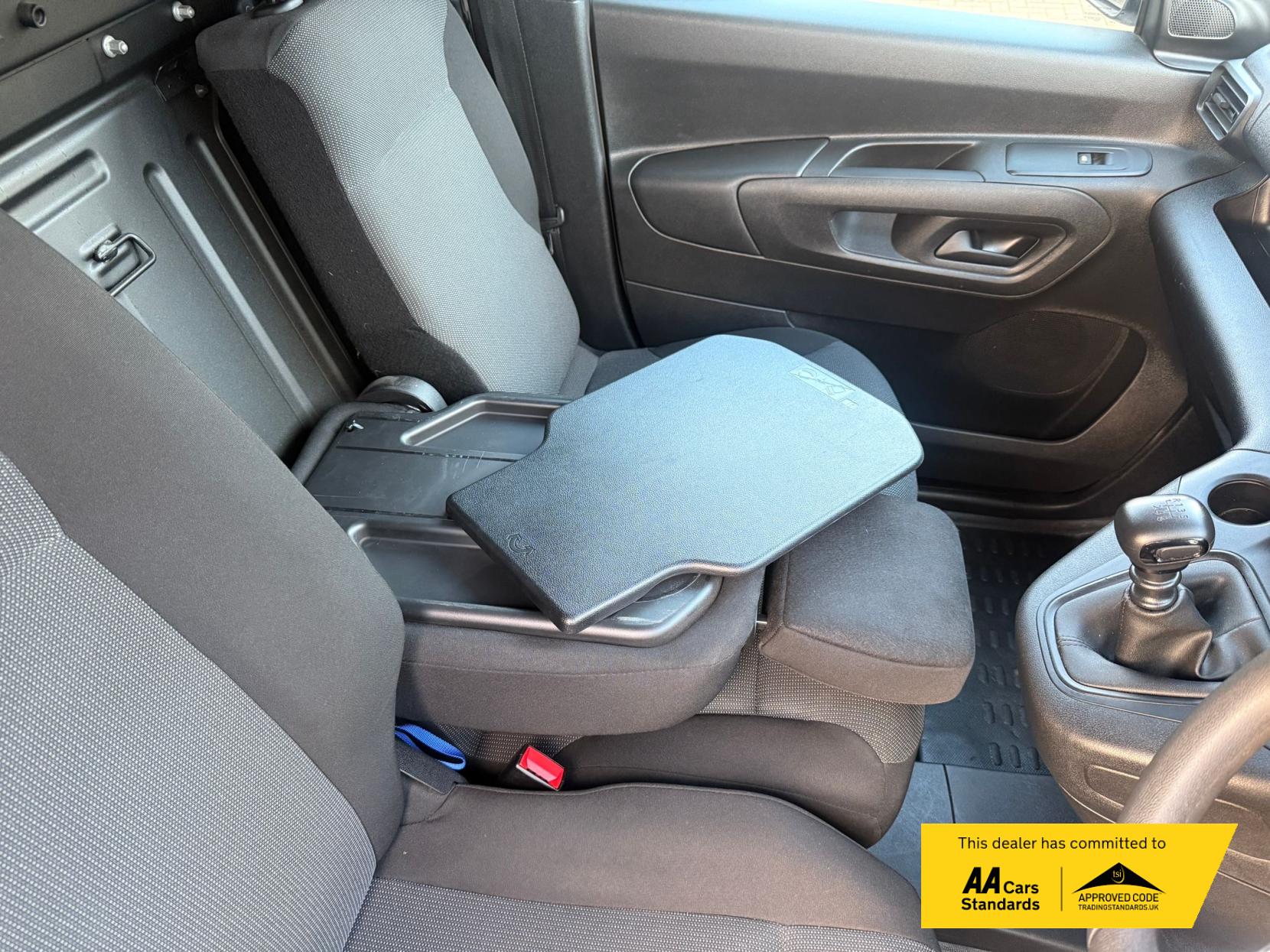 Vauxhall Combo 1.5 Turbo D 2300 Pro Panel Van 5dr Diesel Manual L1 H1 Euro 6 (s/s) (100 ps)