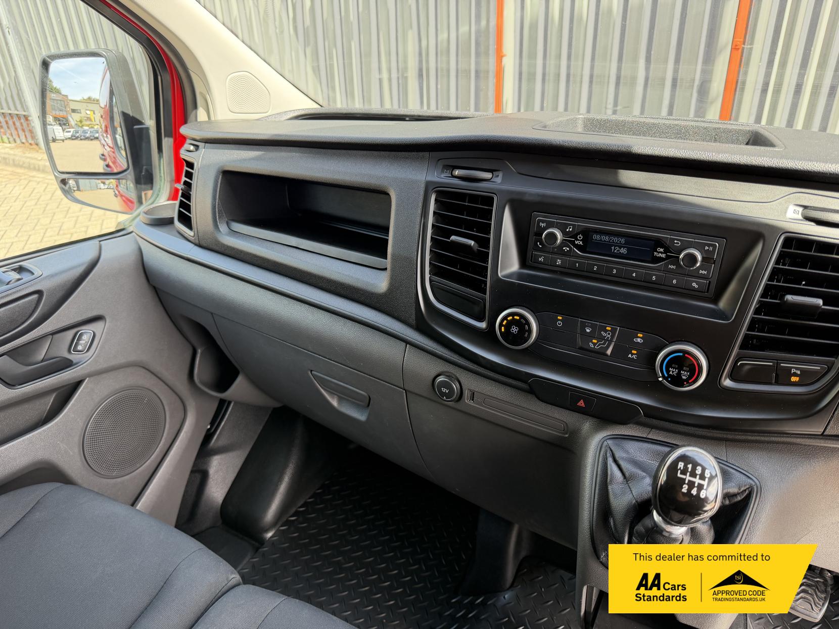 2018 Ford Transit Custom 2.0 320 EcoBlue Panel Van 5dr Diesel Manual L2 H2 Euro 6 (105 ps) - Thumbnail 24