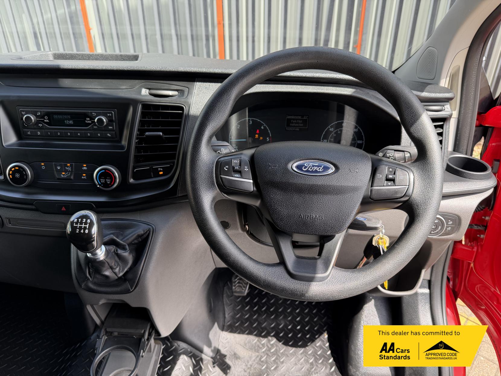 2018 Ford Transit Custom 2.0 320 EcoBlue Panel Van 5dr Diesel Manual L2 H2 Euro 6 (105 ps) - Thumbnail 14