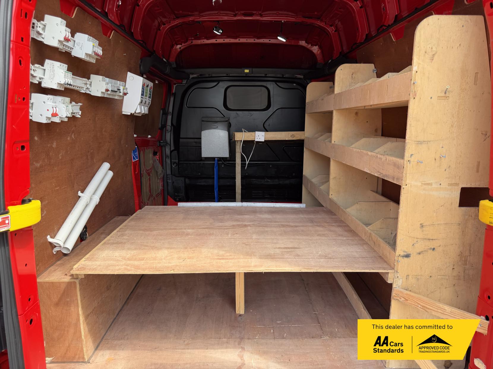 2018 Ford Transit Custom 2.0 320 EcoBlue Panel Van 5dr Diesel Manual L2 H2 Euro 6 (105 ps) - Thumbnail 32