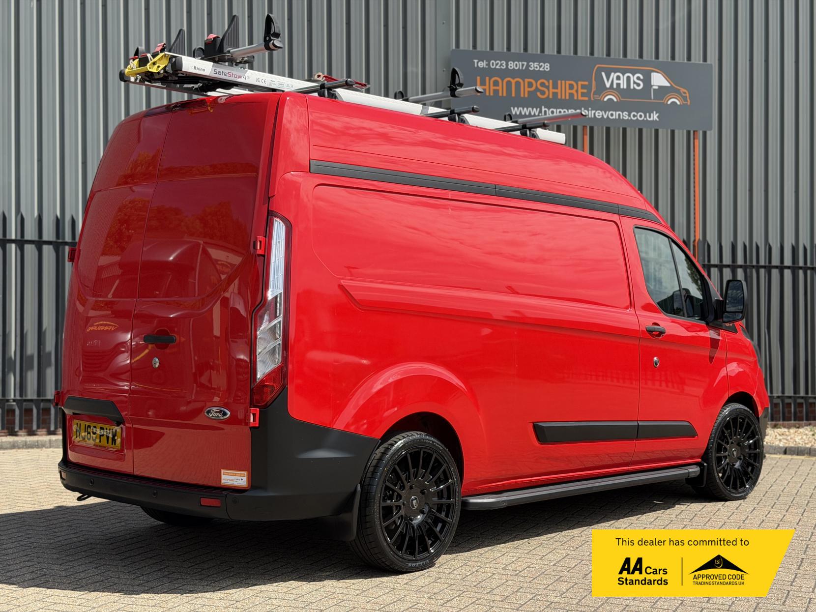 2018 Ford Transit Custom 2.0 320 EcoBlue Panel Van 5dr Diesel Manual L2 H2 Euro 6 (105 ps) - Thumbnail 4