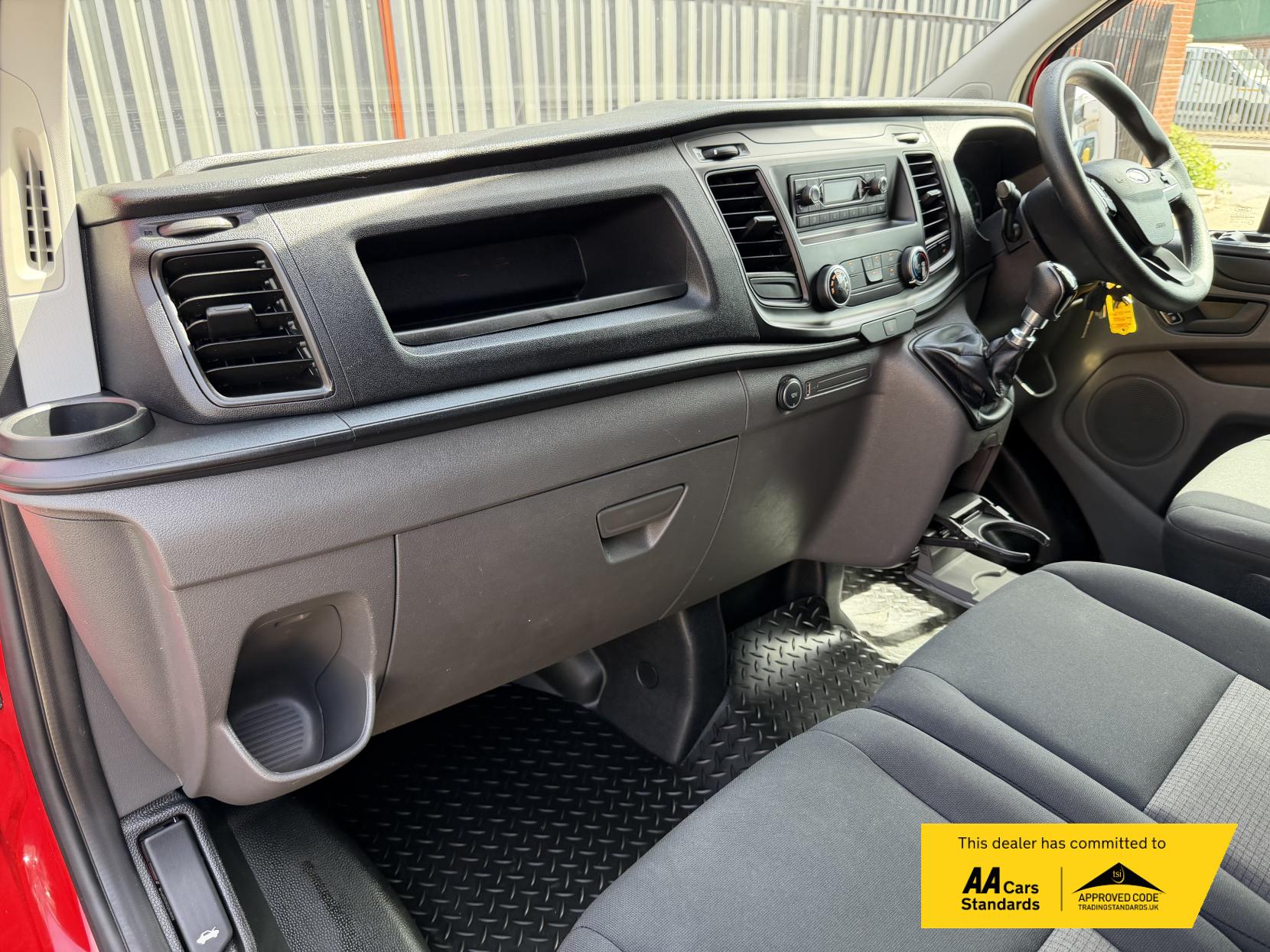 2018 Ford Transit Custom 2.0 320 EcoBlue Panel Van 5dr Diesel Manual L2 H2 Euro 6 (105 ps) - Thumbnail 25