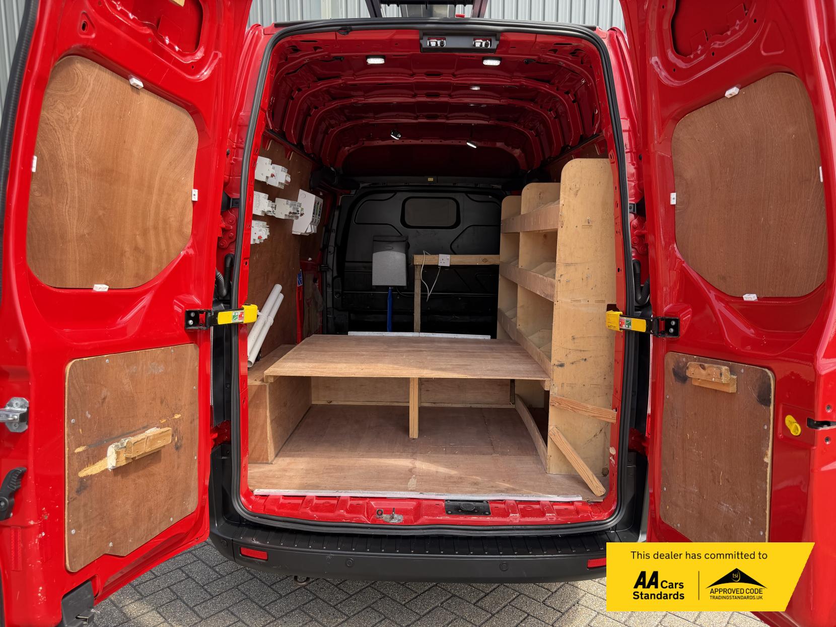 2018 Ford Transit Custom 2.0 320 EcoBlue Panel Van 5dr Diesel Manual L2 H2 Euro 6 (105 ps) - Thumbnail 33