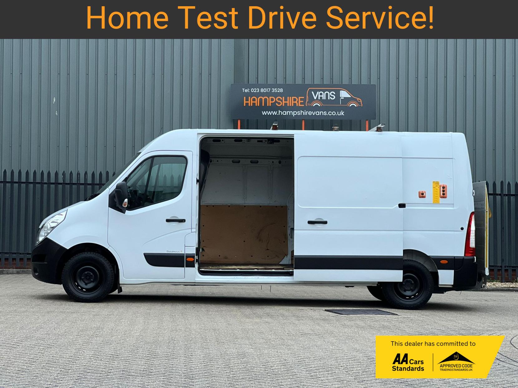 Renault Master 2.3 dCi 35 Business+ Panel Van 5dr Diesel Manual FWD LWB Medium Roof Euro 6 (130 ps)