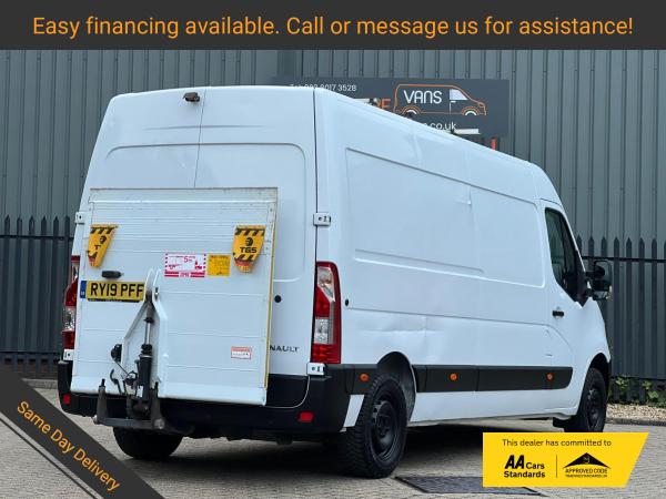 Renault Master 2.3 dCi 35 Business+ Panel Van 5dr Diesel Manual FWD LWB Medium Roof Euro 6 (130 ps)