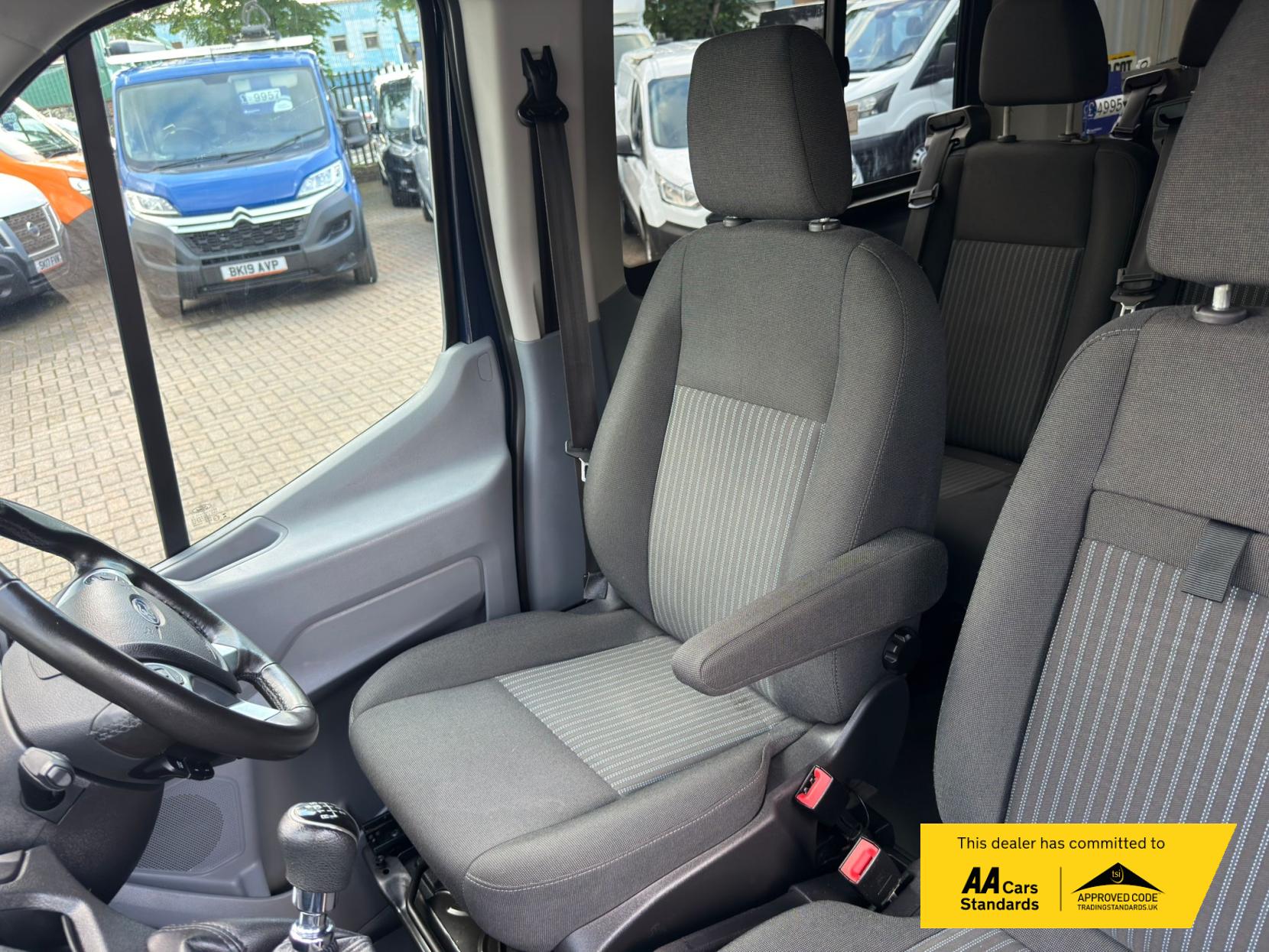 2017 Ford Transit 2.2 TDCi 350 HDT Trend Minibus 5dr Diesel Manual L2 H2 (196 g/km, 123 bhp) - Thumbnail 27