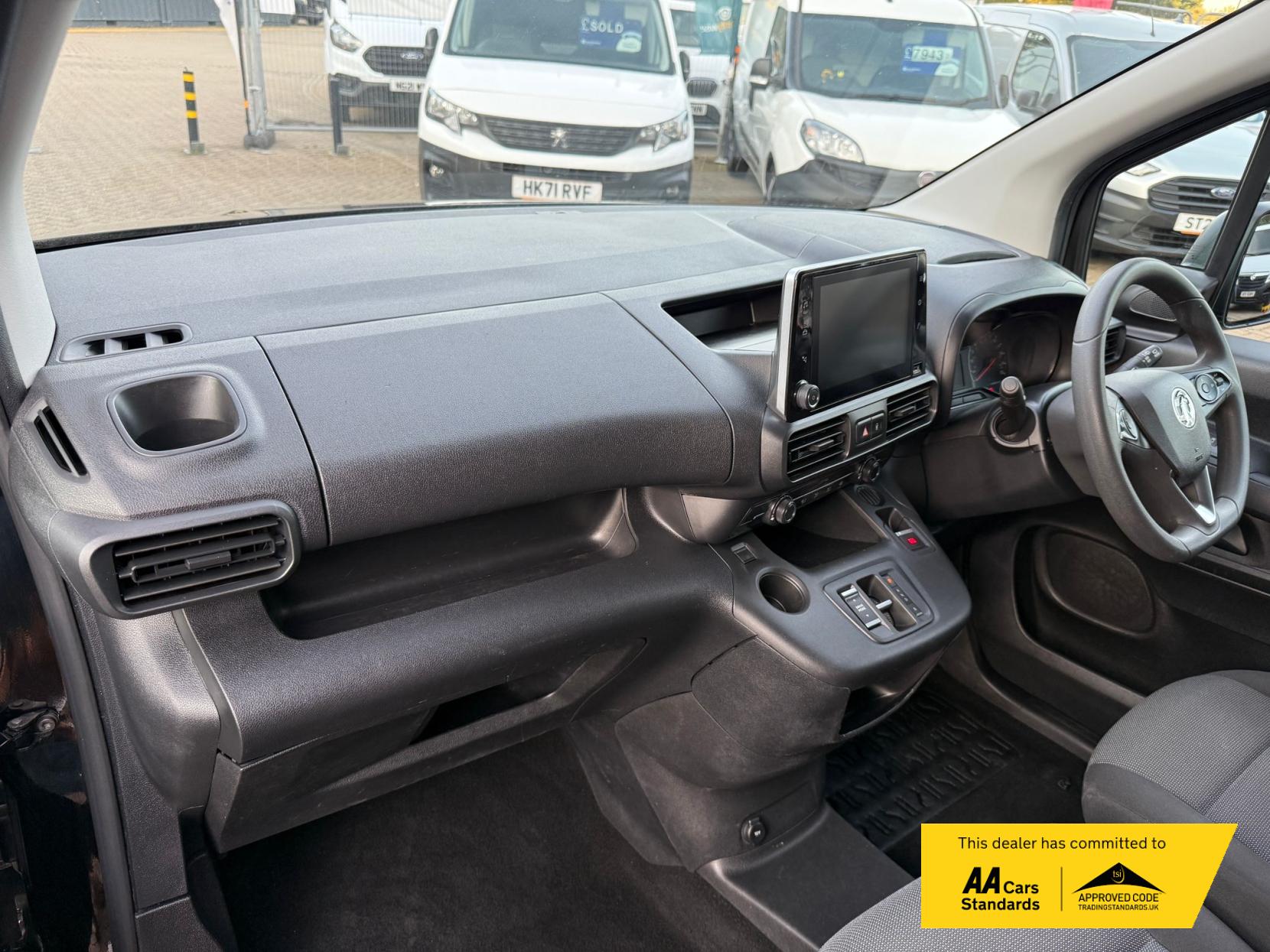 Vauxhall Combo Electric 2300 50kWh Sportive Panel Van 5dr Electric Auto L1 H1 (7.4kW Charger) (136 ps)