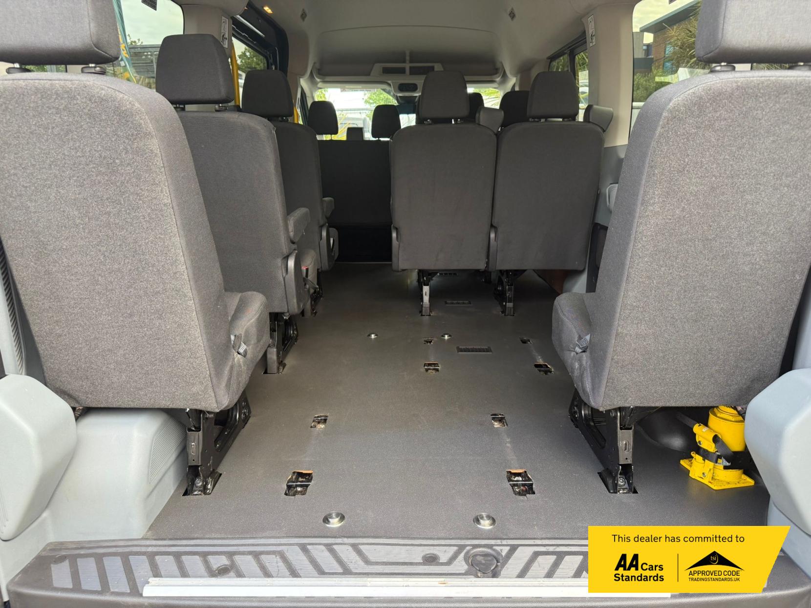 Ford Transit 2.2 TDCi 350 HDT Trend Minibus 4dr Diesel Manual L2 H2 (196 g/km, 123 bhp)