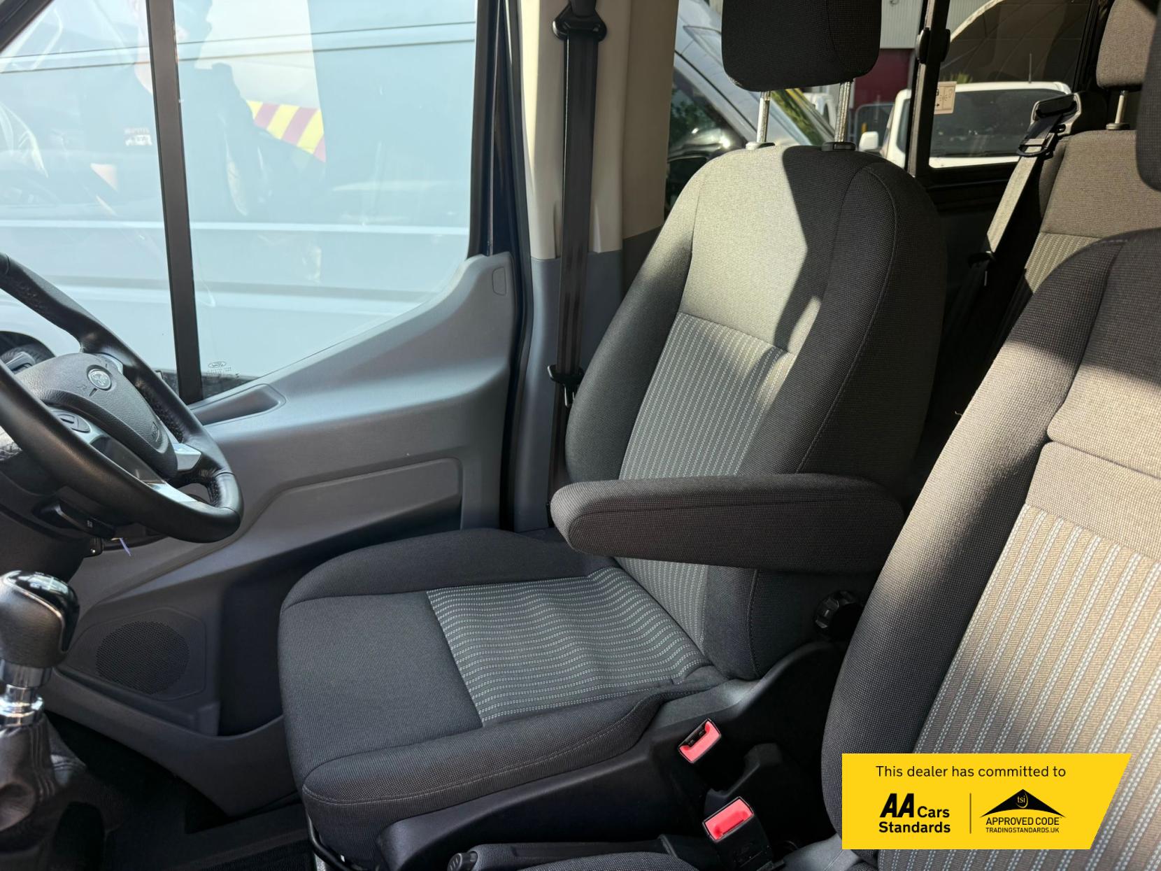 Ford Transit 2.2 TDCi 350 HDT Trend Minibus 4dr Diesel Manual L2 H2 (196 g/km, 123 bhp)