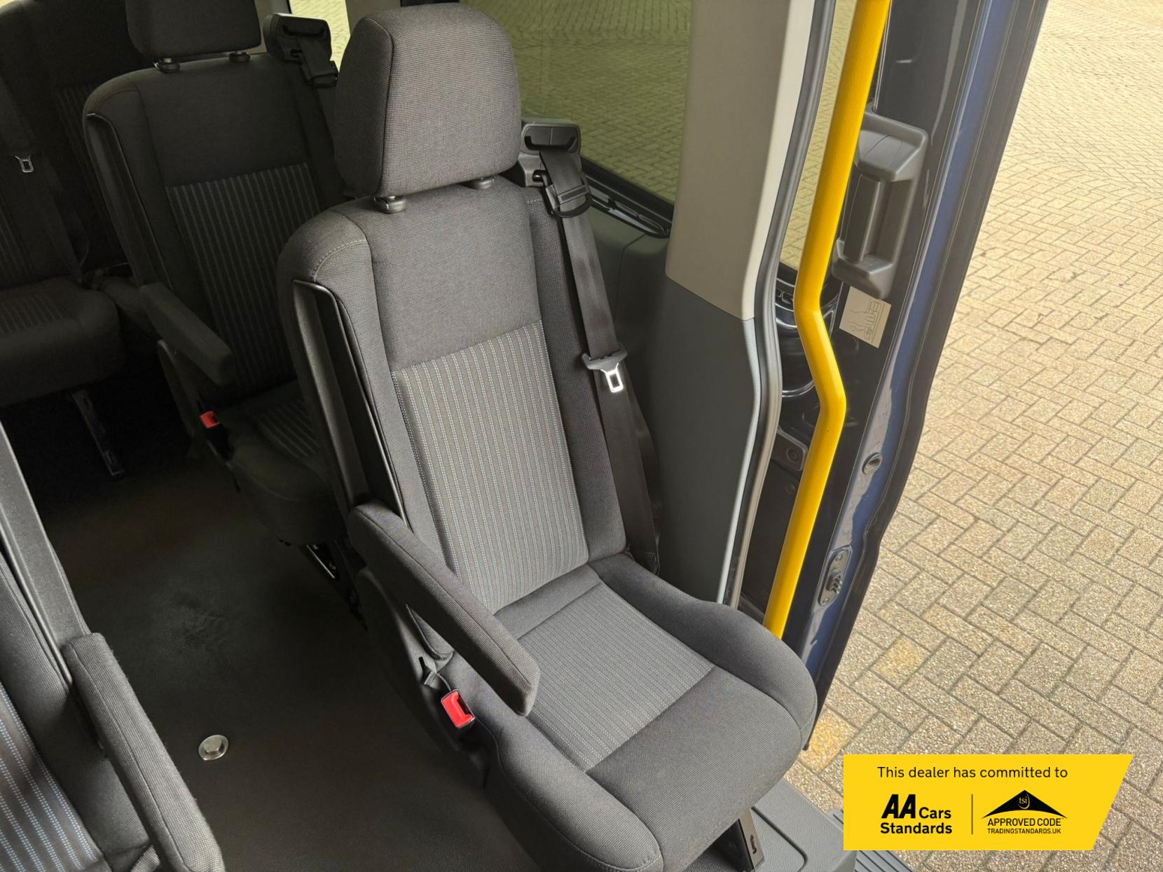 Ford Transit 2.2 TDCi 350 HDT Trend Minibus 4dr Diesel Manual L2 H2 (196 g/km, 123 bhp)