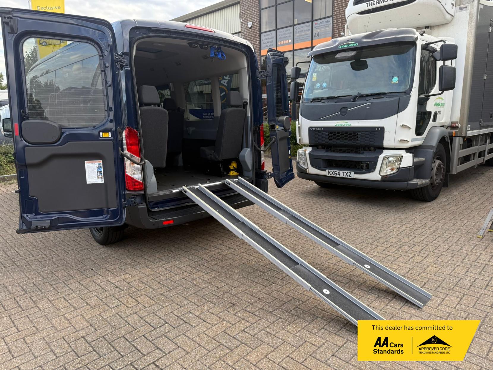 Ford Transit 2.2 TDCi 350 HDT Trend Minibus 4dr Diesel Manual L2 H2 (196 g/km, 123 bhp)