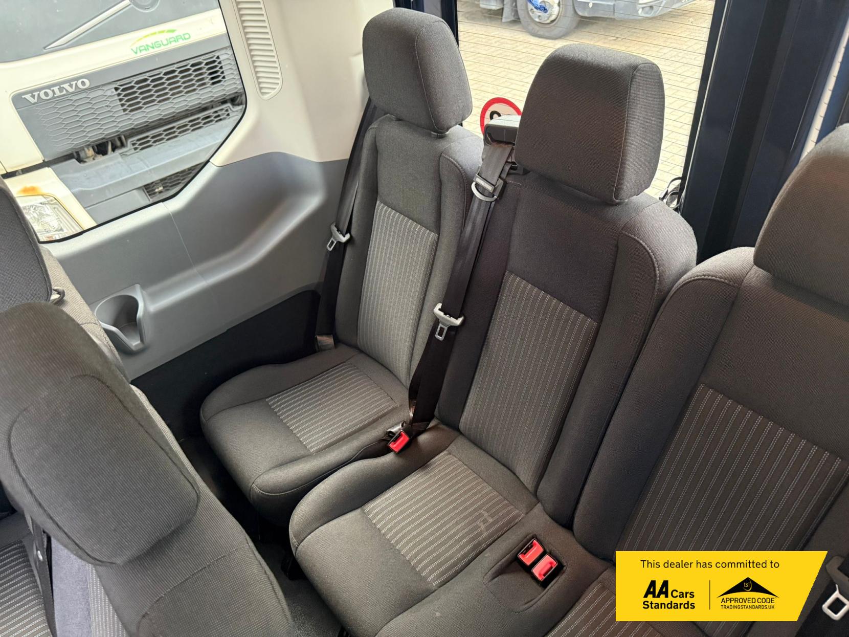 Ford Transit 2.2 TDCi 350 HDT Trend Minibus 4dr Diesel Manual L2 H2 (196 g/km, 123 bhp)