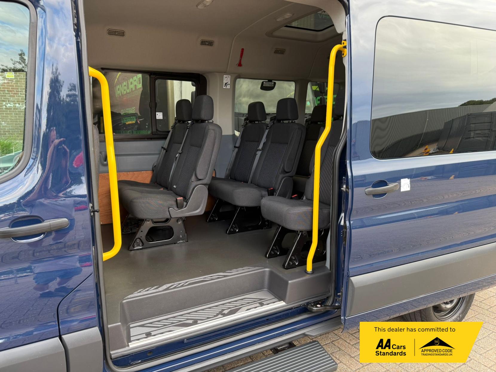 Ford Transit 2.2 TDCi 350 HDT Trend Minibus 4dr Diesel Manual L2 H2 (196 g/km, 123 bhp)