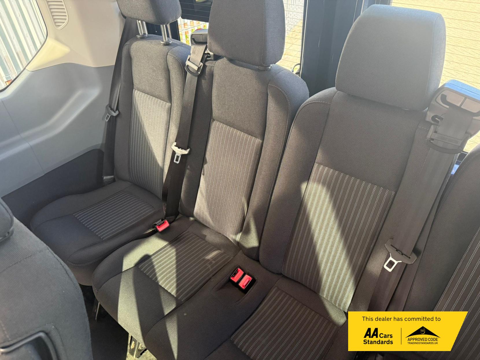 Ford Transit 2.2 TDCi 350 HDT Trend Minibus 4dr Diesel Manual L2 H2 (196 g/km, 123 bhp)