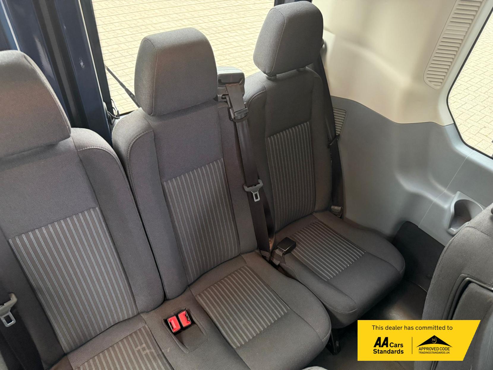 Ford Transit 2.2 TDCi 350 HDT Trend Minibus 4dr Diesel Manual L2 H2 (196 g/km, 123 bhp)