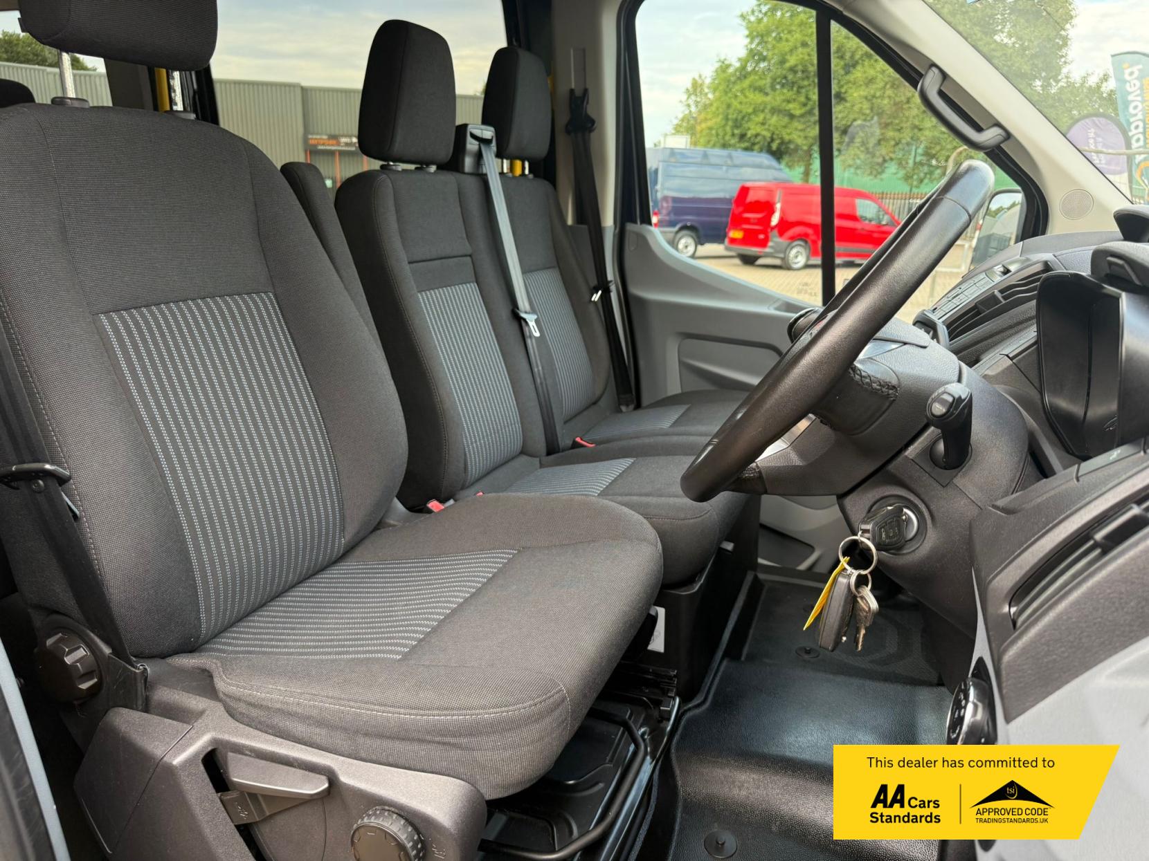 Ford Transit 2.2 TDCi 350 HDT Trend Minibus 4dr Diesel Manual L2 H2 (196 g/km, 123 bhp)