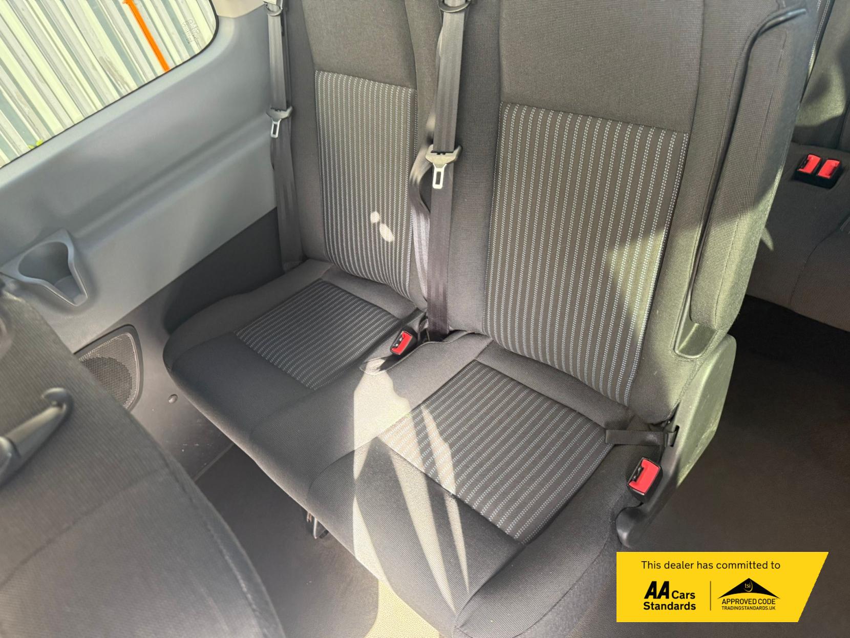 Ford Transit 2.2 TDCi 350 HDT Trend Minibus 4dr Diesel Manual L2 H2 (196 g/km, 123 bhp)