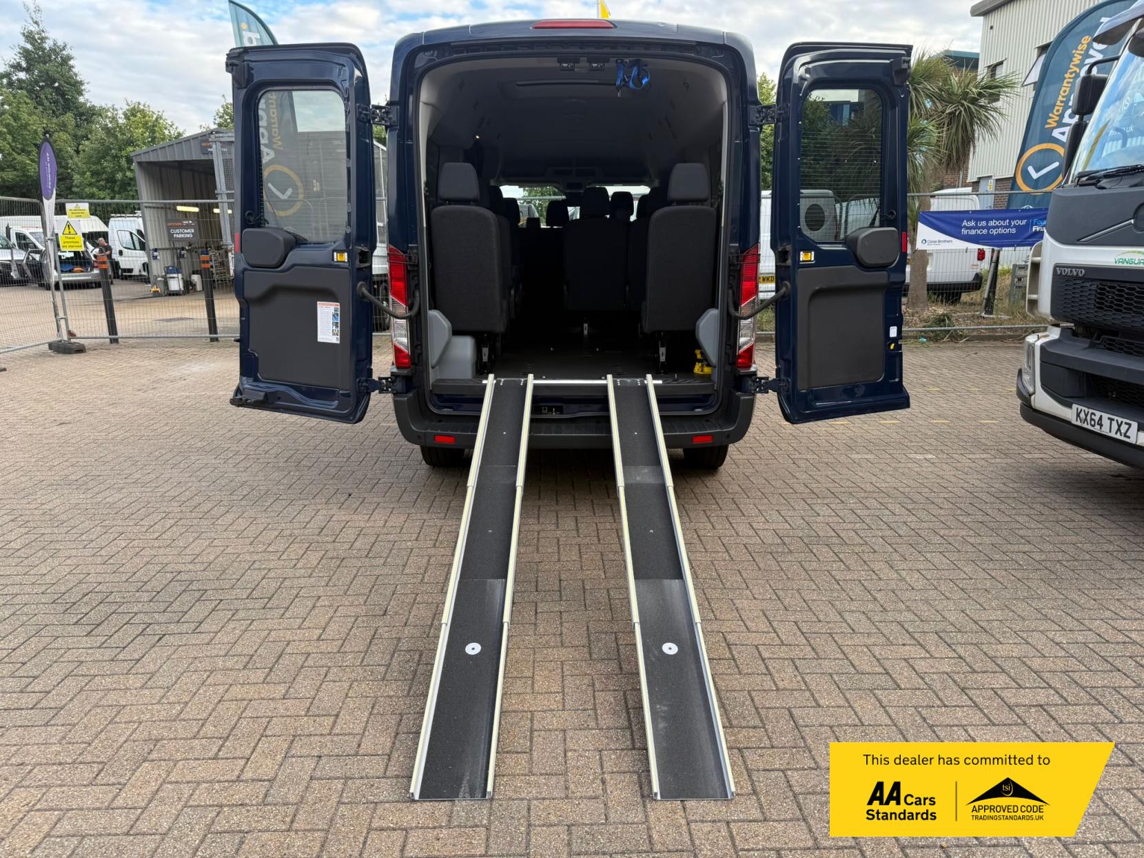 Ford Transit 2.2 TDCi 350 HDT Trend Minibus 4dr Diesel Manual L2 H2 (196 g/km, 123 bhp)