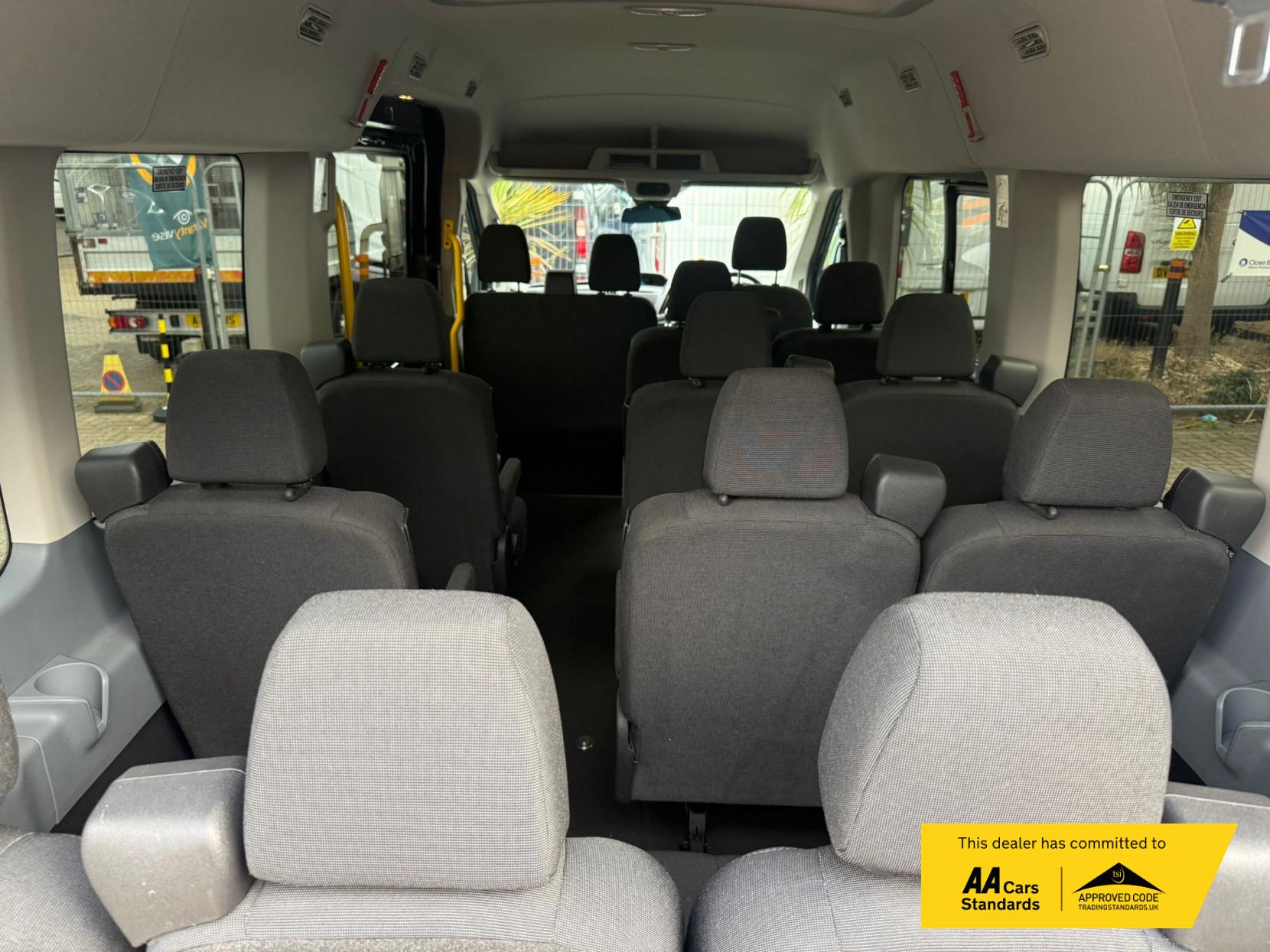 Ford Transit 2.2 TDCi 350 HDT Trend Minibus 4dr Diesel Manual L2 H2 (196 g/km, 123 bhp)
