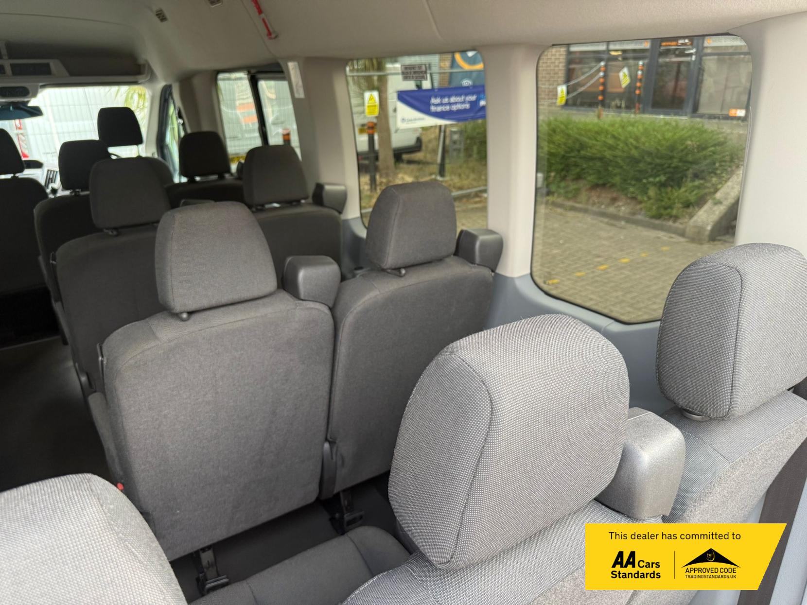 Ford Transit 2.2 TDCi 350 HDT Trend Minibus 4dr Diesel Manual L2 H2 (196 g/km, 123 bhp)