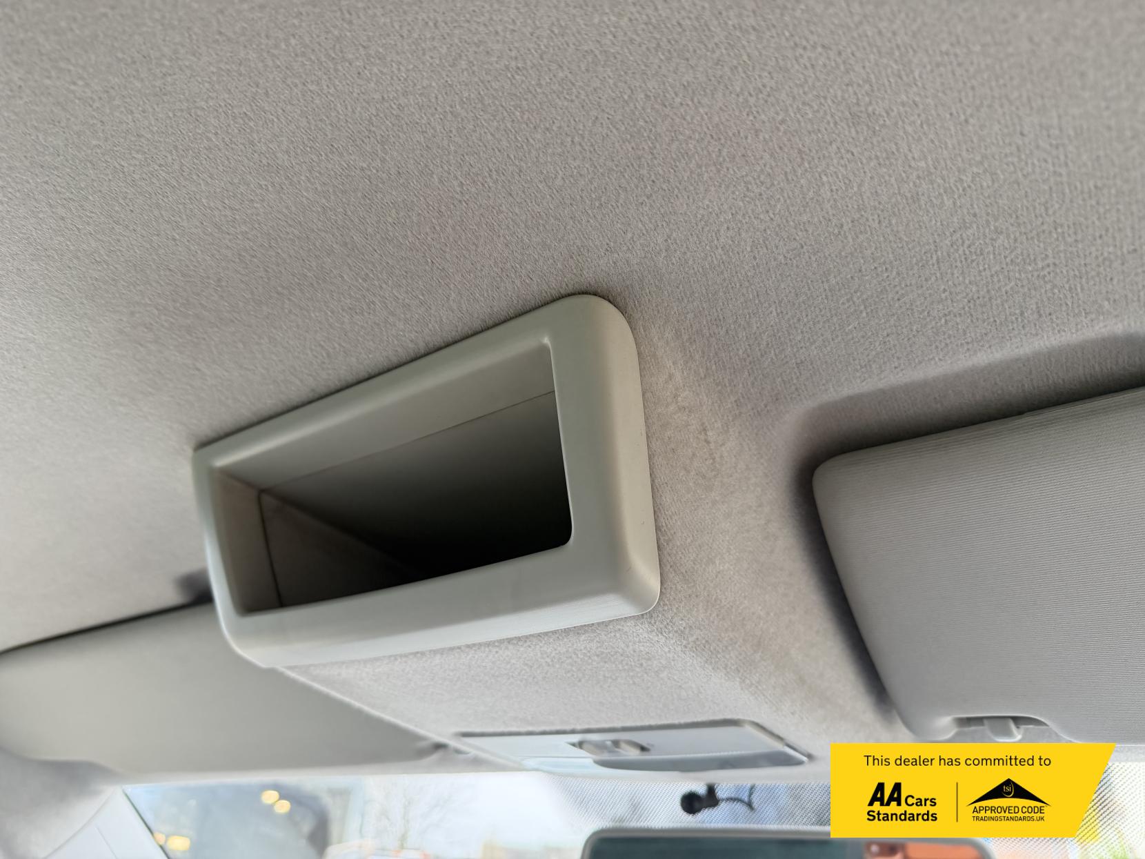 Volkswagen Transporter 2.0 TDI T32 Kombi 4dr Diesel Manual L1 H1 (203 g/km, 138 bhp)