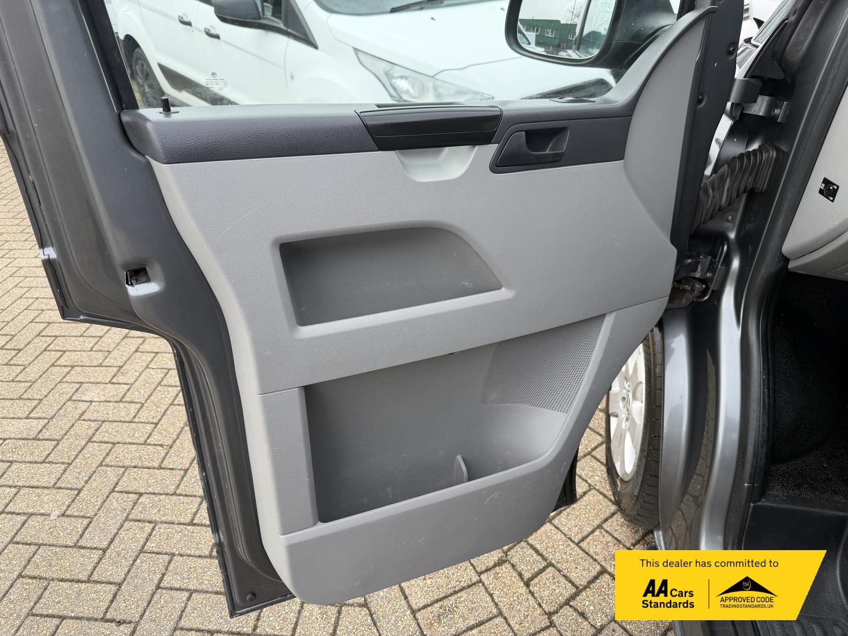 Volkswagen Transporter 2.0 TDI T32 Kombi 4dr Diesel Manual L1 H1 (203 g/km, 138 bhp)