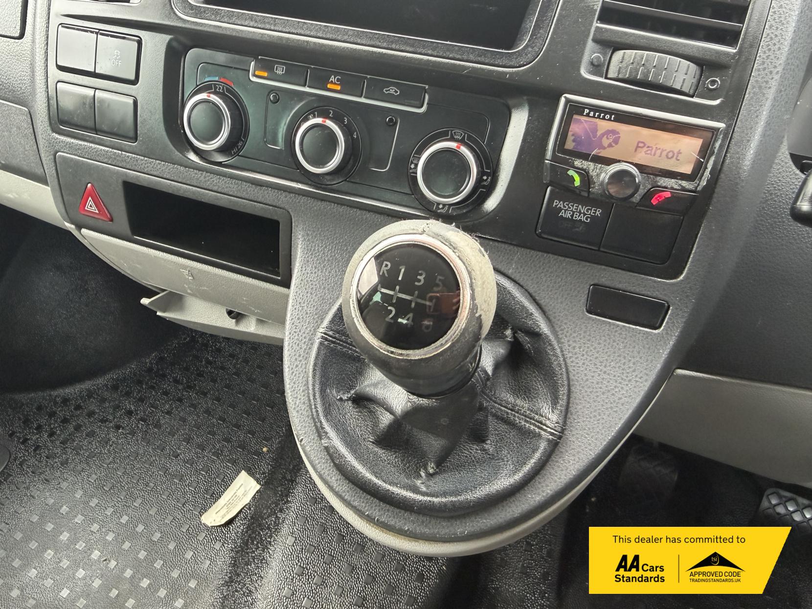 Volkswagen Transporter 2.0 TDI T32 Kombi 4dr Diesel Manual L1 H1 (203 g/km, 138 bhp)