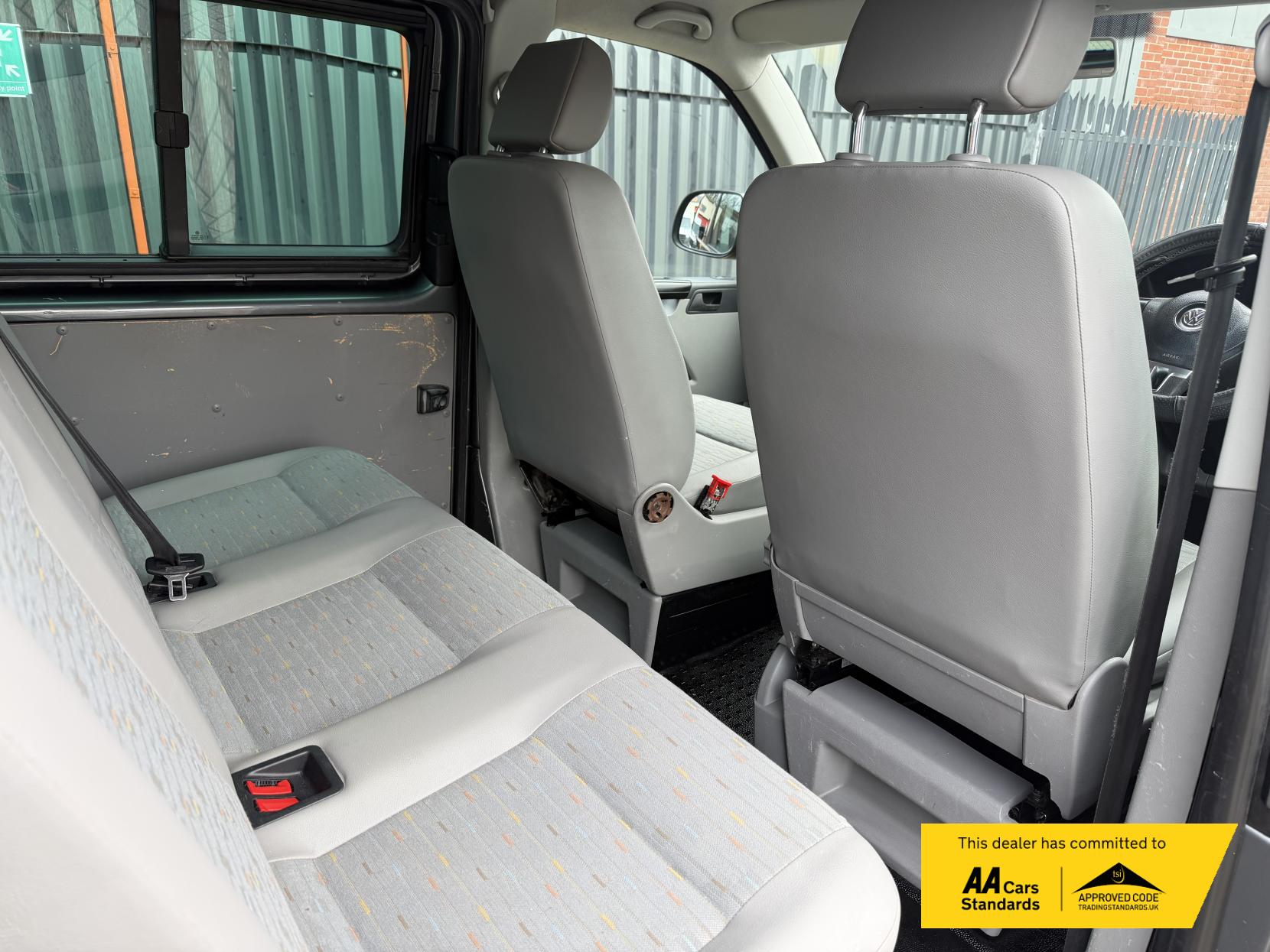 Volkswagen Transporter 2.0 TDI T32 Kombi 4dr Diesel Manual L1 H1 (203 g/km, 138 bhp)