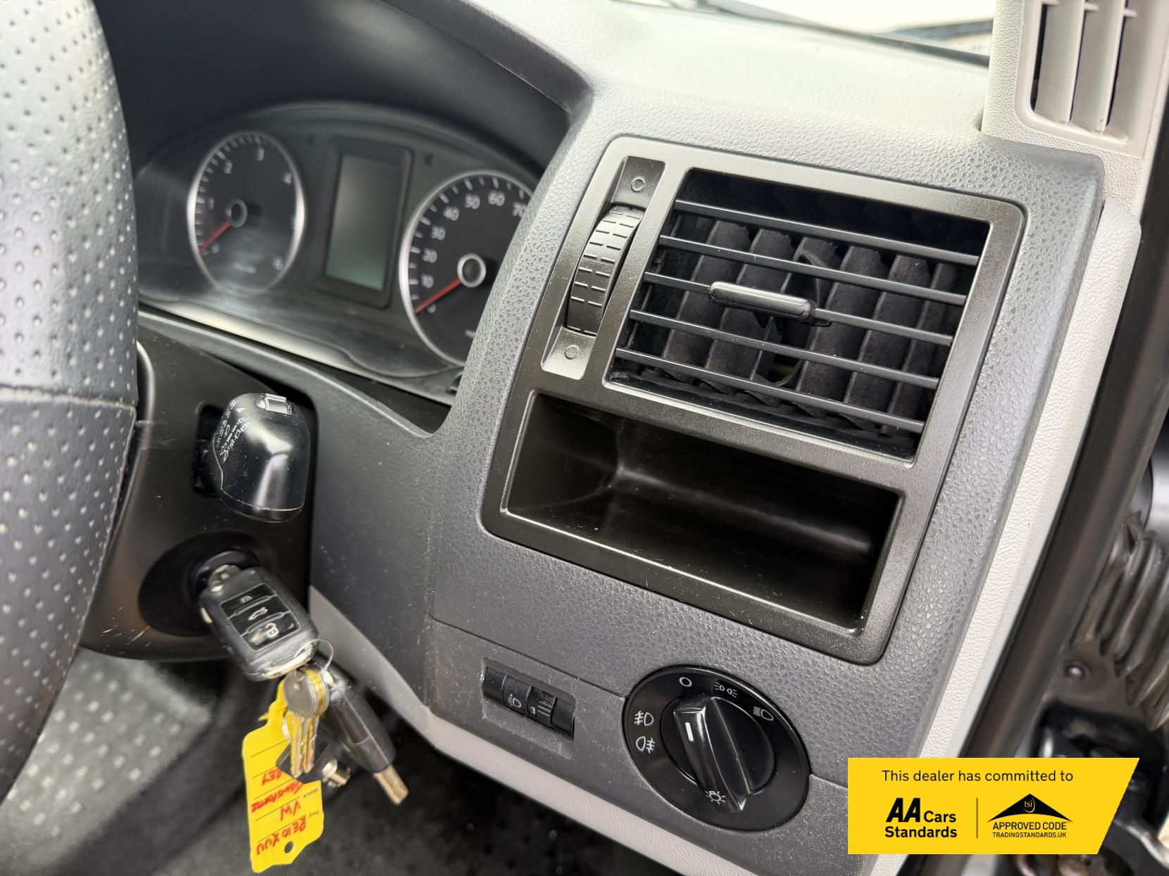 Volkswagen Transporter 2.0 TDI T32 Kombi 4dr Diesel Manual L1 H1 (203 g/km, 138 bhp)