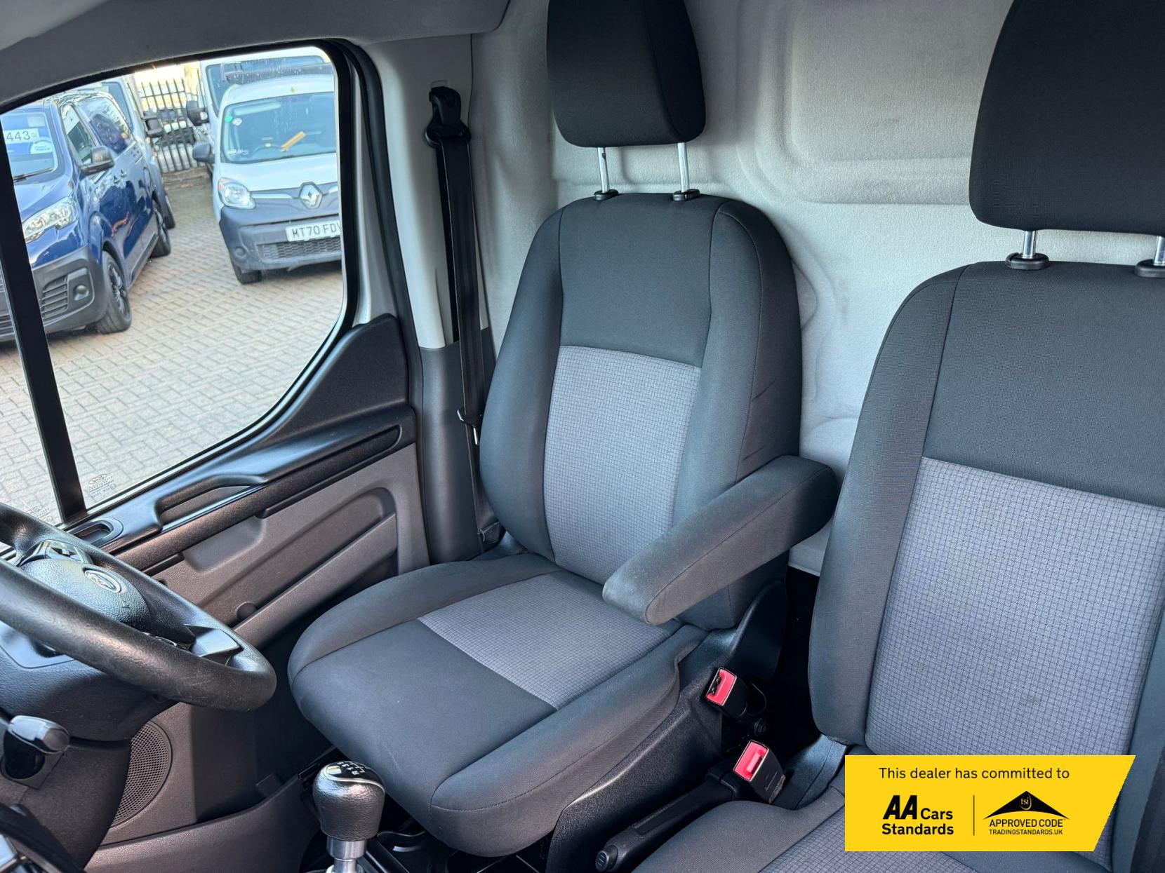 Ford Transit Custom 2.0 300 EcoBlue Panel Van 5dr Diesel Manual L1 H2 Euro 6 (130 ps)