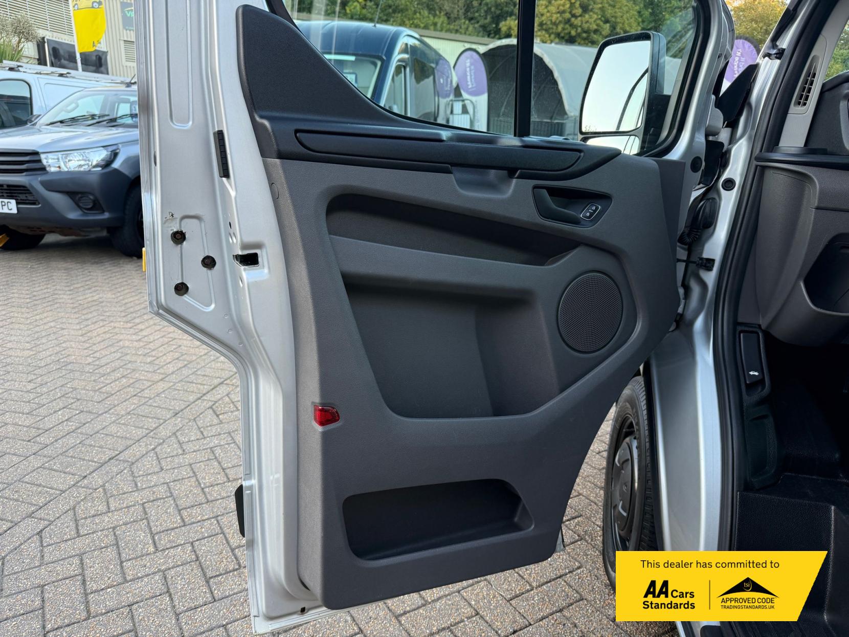 Ford Transit Custom 2.0 300 EcoBlue Panel Van 5dr Diesel Manual L1 H2 Euro 6 (130 ps)