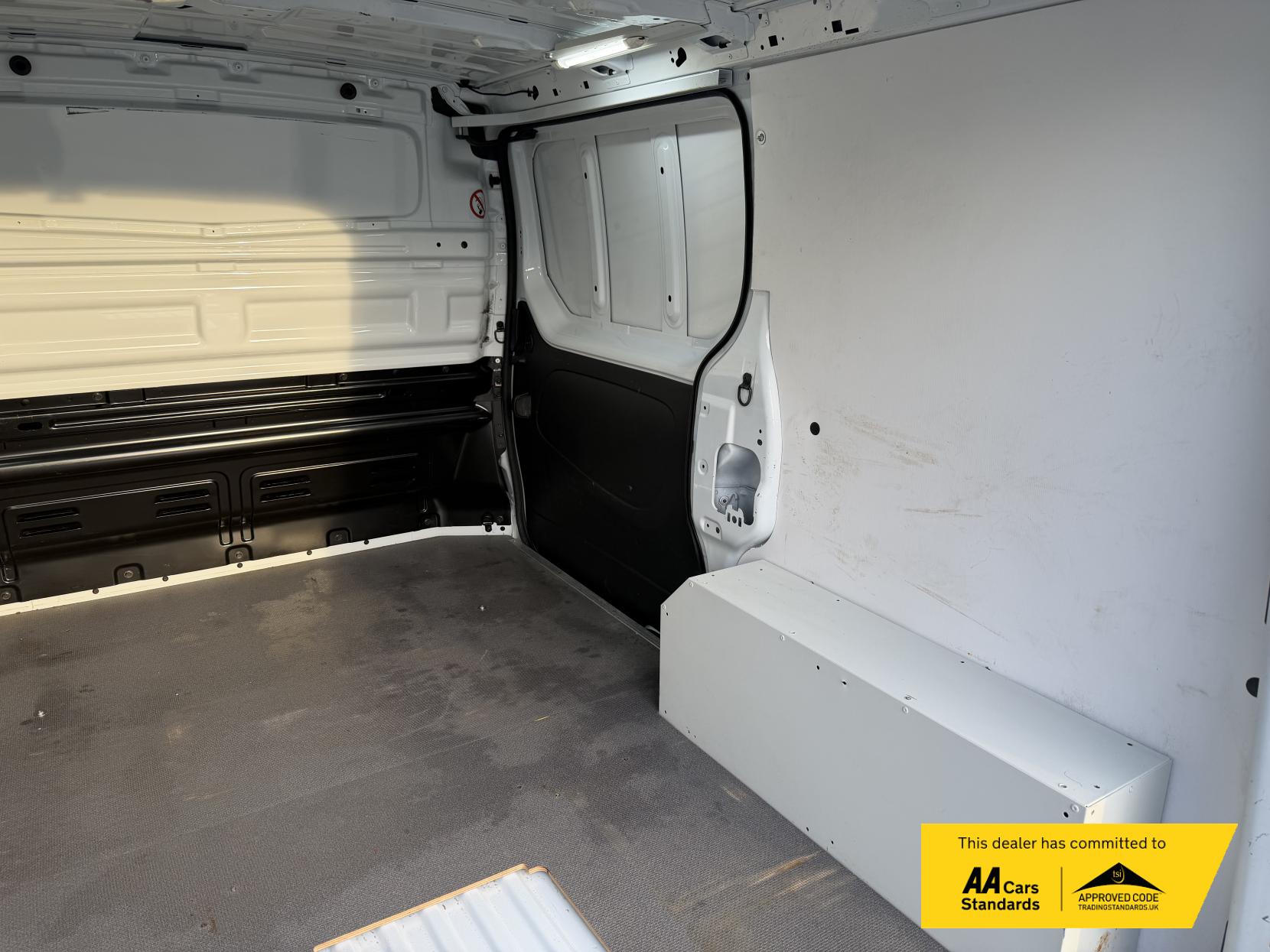 Vauxhall Vivaro 1.6 CDTi 2900 ecoFLEX Panel Van 5dr Diesel Manual L1 H1 Euro 5 (s/s) (90 ps)