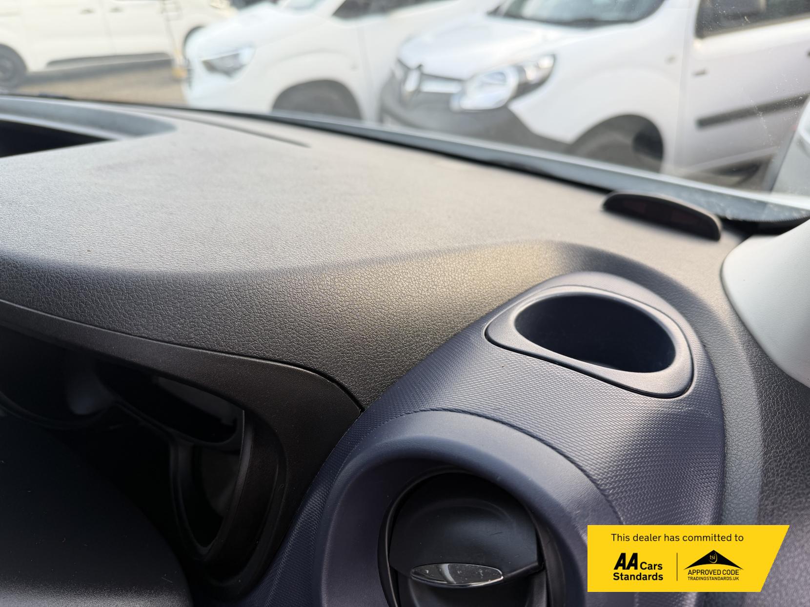 Vauxhall Vivaro 1.6 CDTi 2900 ecoFLEX Panel Van 5dr Diesel Manual L1 H1 Euro 5 (s/s) (90 ps)