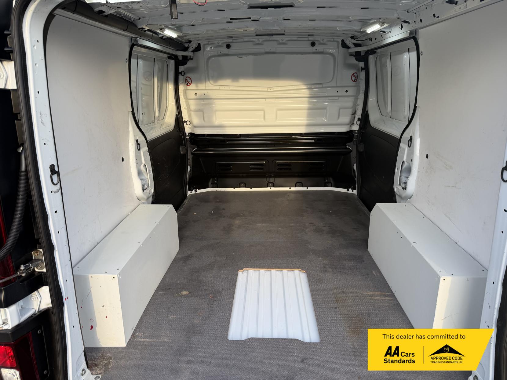 Vauxhall Vivaro 1.6 CDTi 2900 ecoFLEX Panel Van 5dr Diesel Manual L1 H1 Euro 5 (s/s) (90 ps)