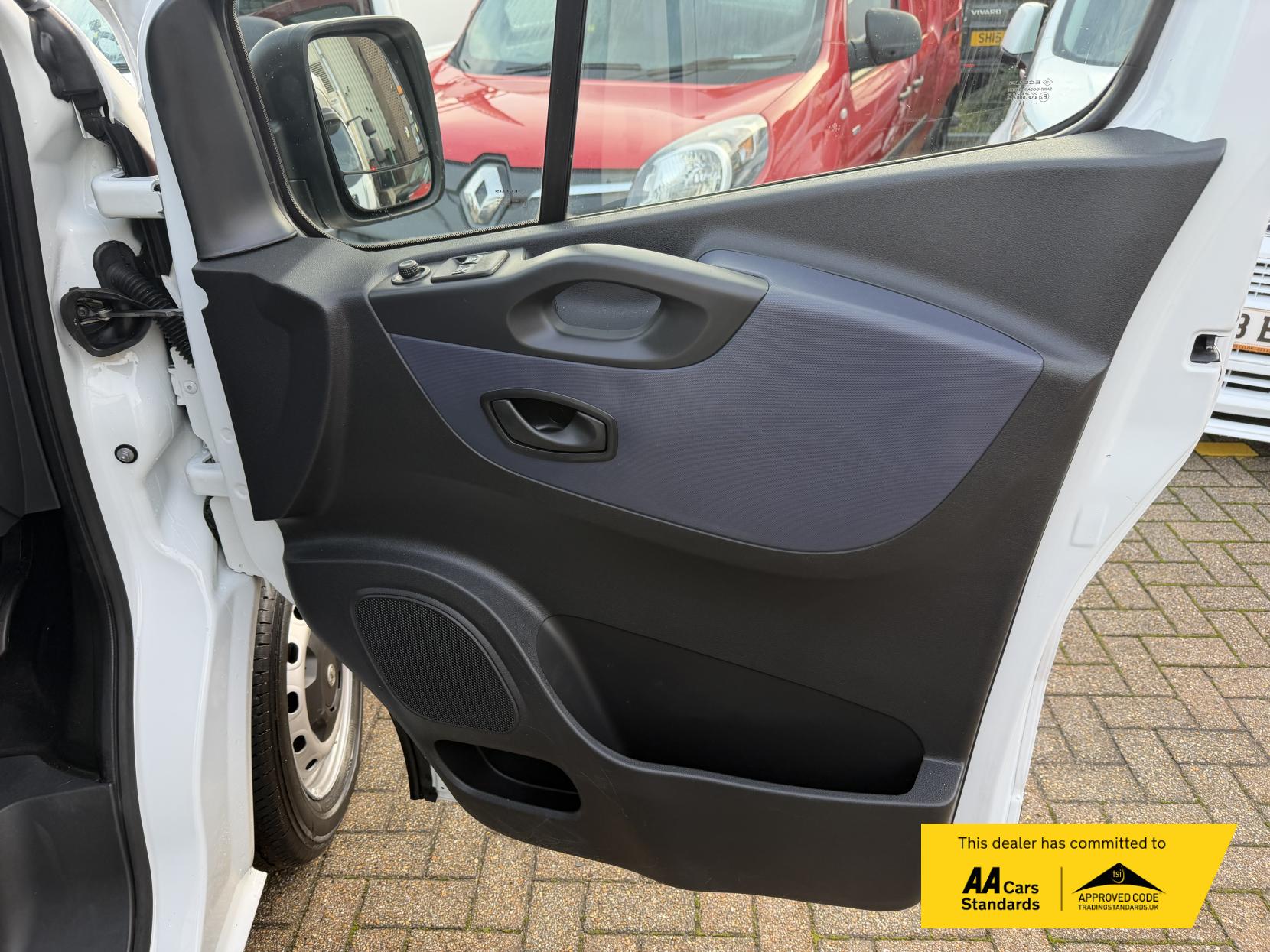 Vauxhall Vivaro 1.6 CDTi 2900 ecoFLEX Panel Van 5dr Diesel Manual L1 H1 Euro 5 (s/s) (90 ps)