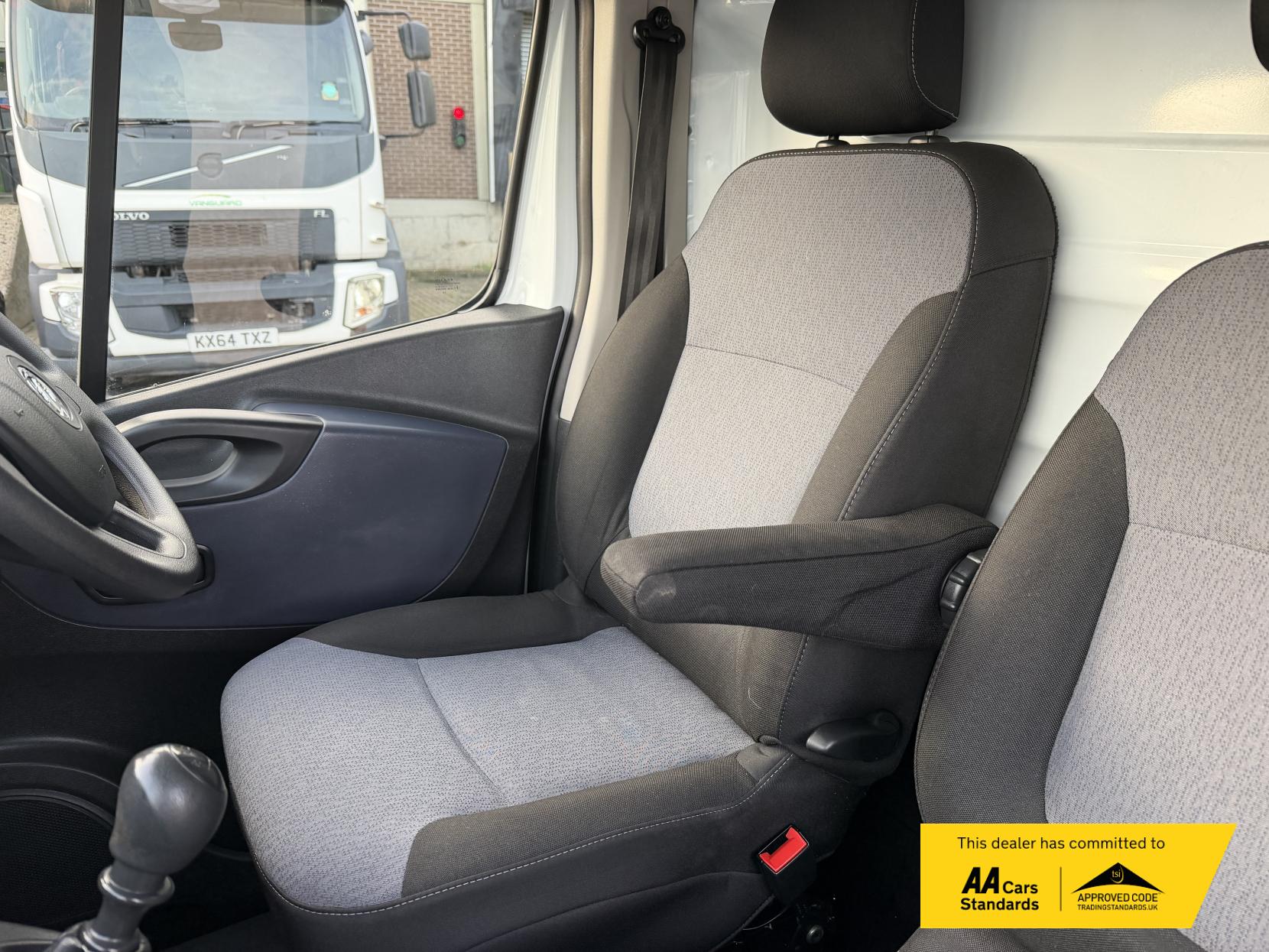 Vauxhall Vivaro 1.6 CDTi 2900 ecoFLEX Panel Van 5dr Diesel Manual L1 H1 Euro 5 (s/s) (90 ps)