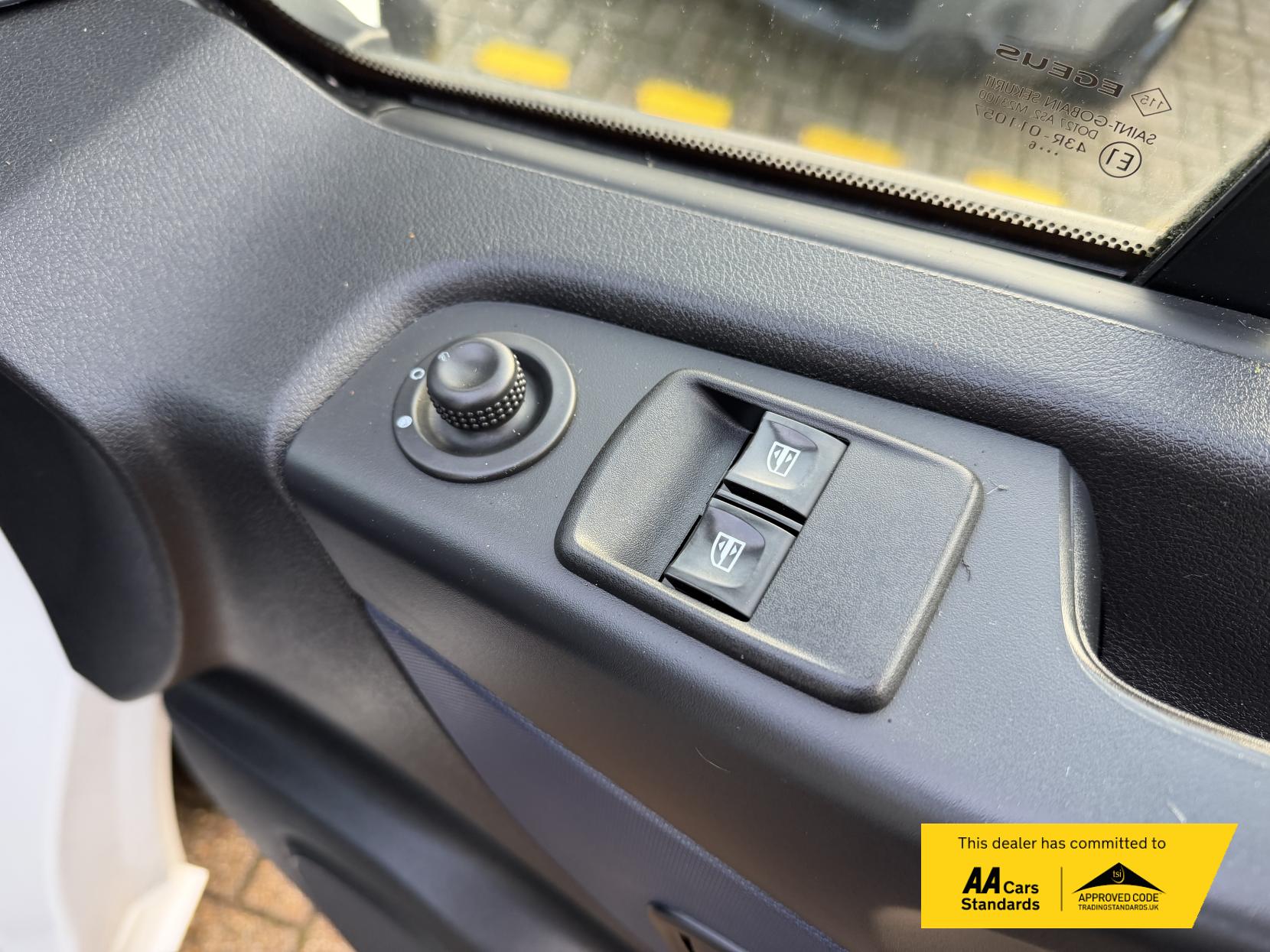 Vauxhall Vivaro 1.6 CDTi 2900 ecoFLEX Panel Van 5dr Diesel Manual L1 H1 Euro 5 (s/s) (90 ps)