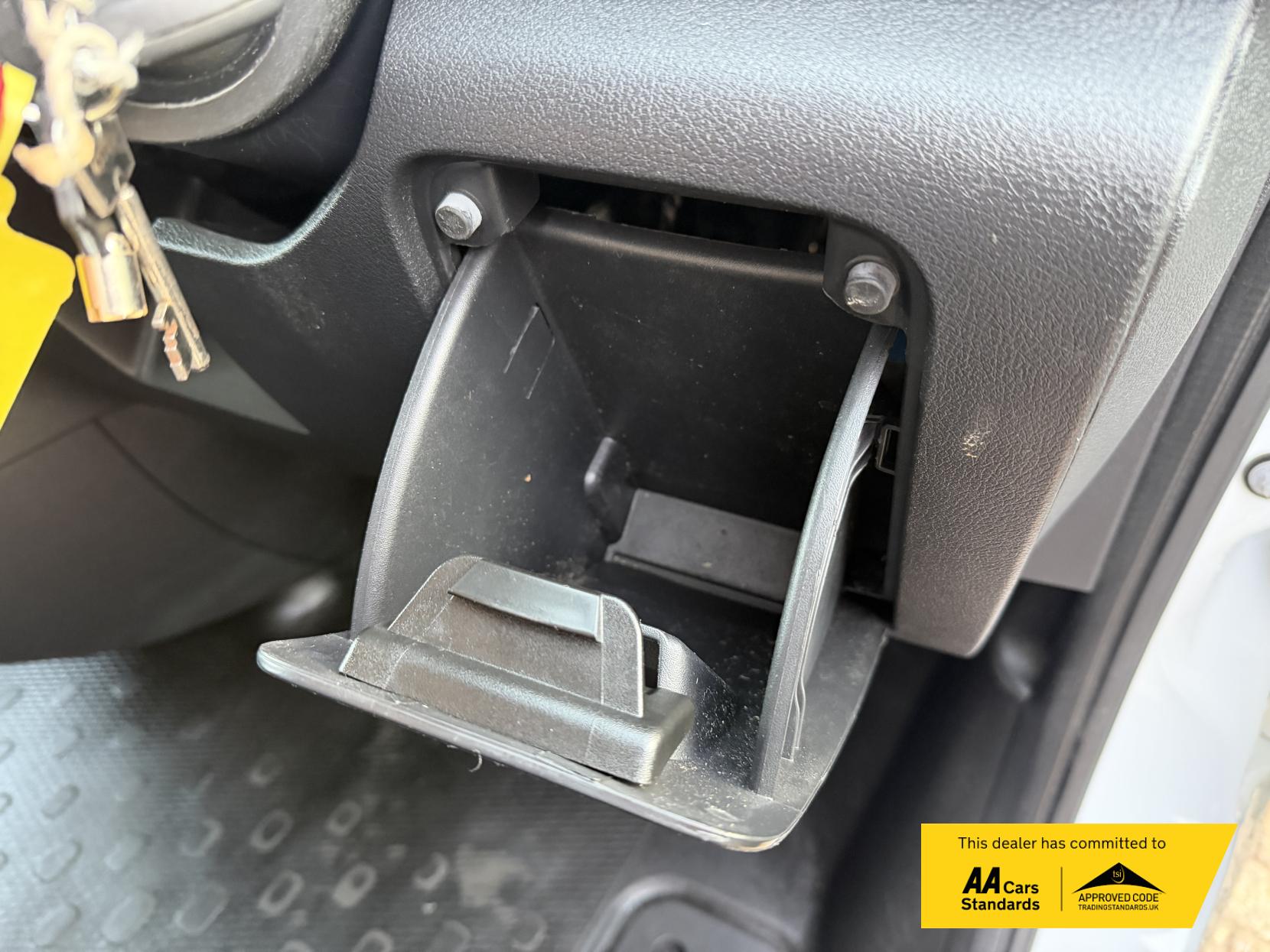 Vauxhall Vivaro 1.6 CDTi 2900 ecoFLEX Panel Van 5dr Diesel Manual L1 H1 Euro 5 (s/s) (90 ps)