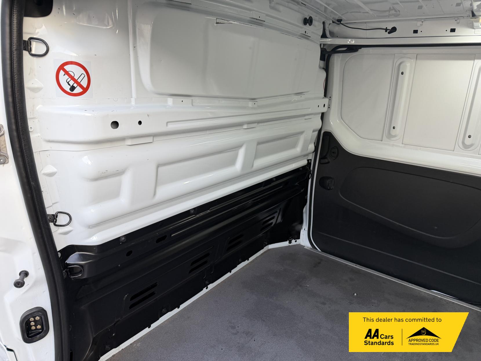 Vauxhall Vivaro 1.6 CDTi 2900 ecoFLEX Panel Van 5dr Diesel Manual L1 H1 Euro 5 (s/s) (90 ps)