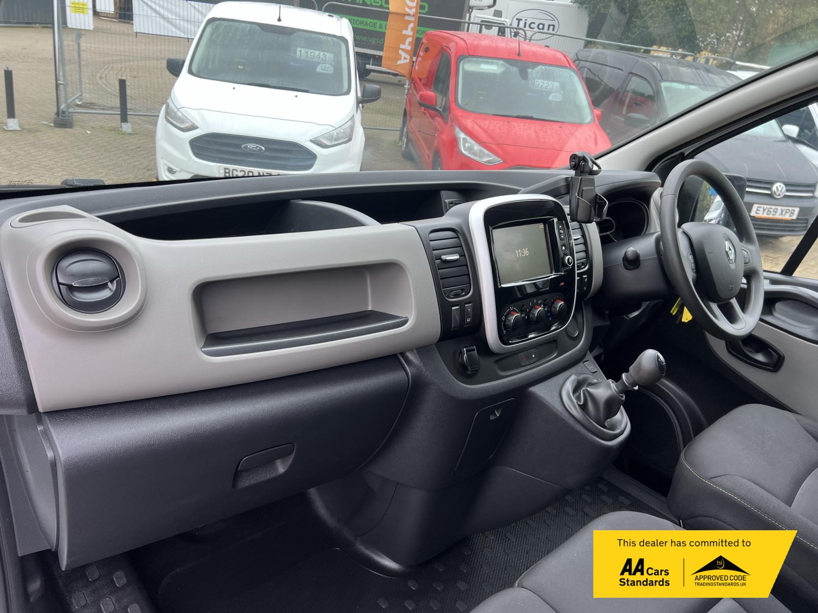 Renault Trafic 1.6 dCi ENERGY 29 Business+ Panel Van 5dr Diesel Manual LWB Standard Roof Euro 6 (s/s) (125 ps)