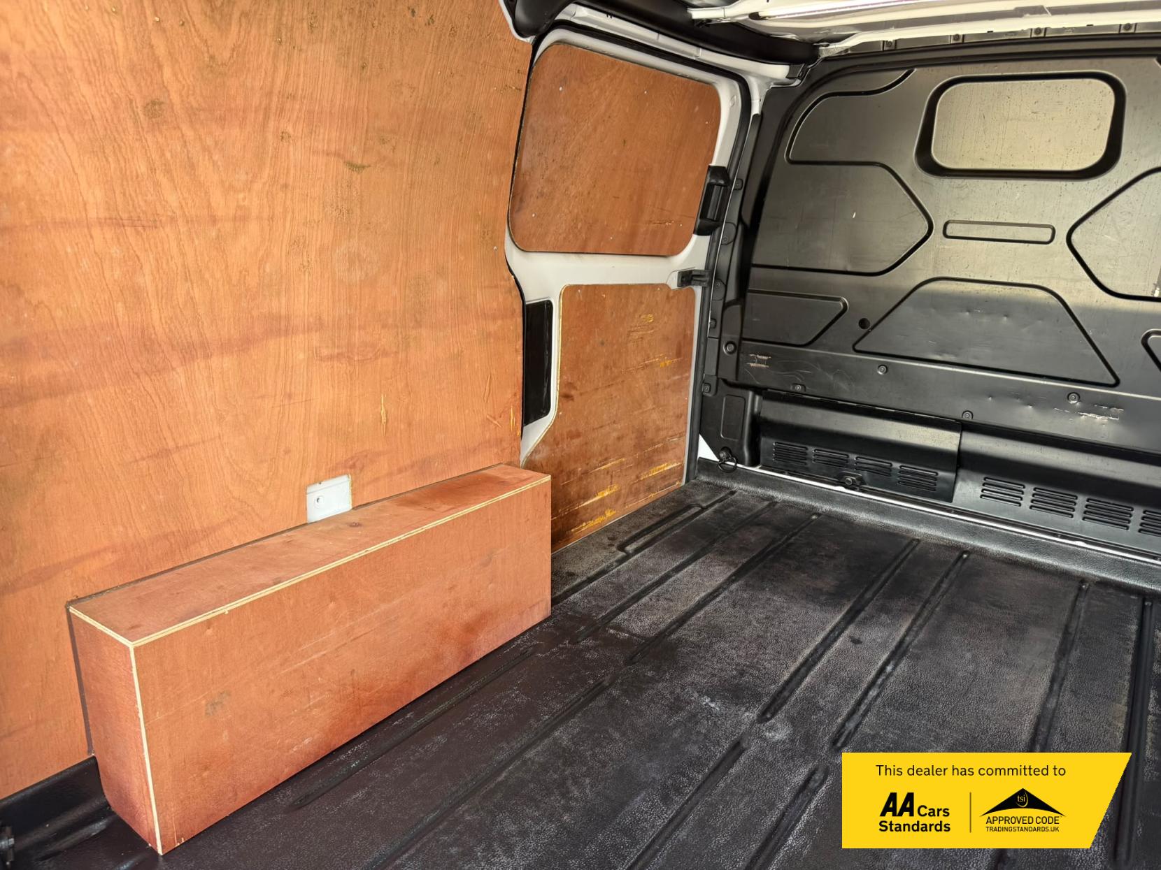 2022 Ford Transit Custom 2.0 300 EcoBlue Limited Panel Van 5dr Diesel Manual L1 H1 Euro 6 (s/s) (130 ps) - Thumbnail 15