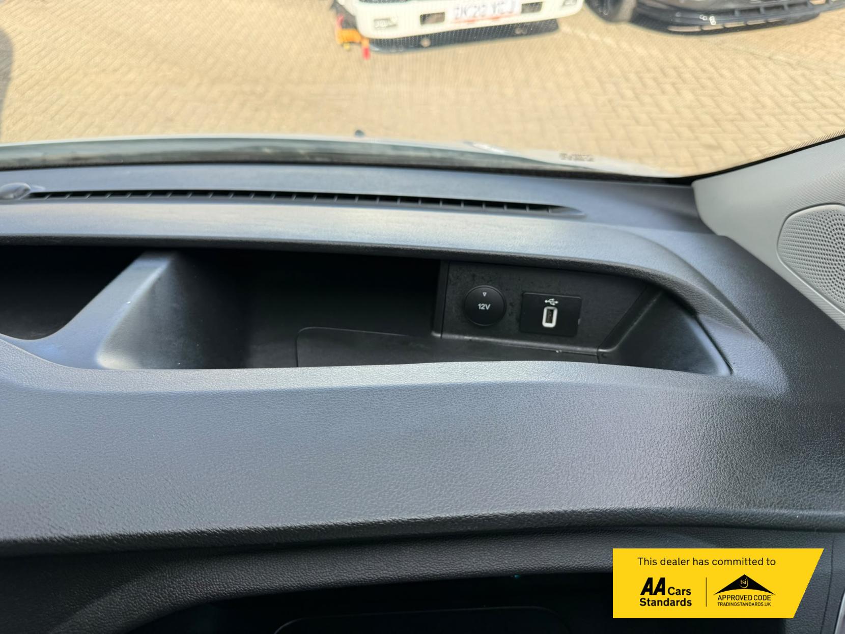 2022 Ford Transit Custom 2.0 300 EcoBlue Limited Panel Van 5dr Diesel Manual L1 H1 Euro 6 (s/s) (130 ps) - Thumbnail 8